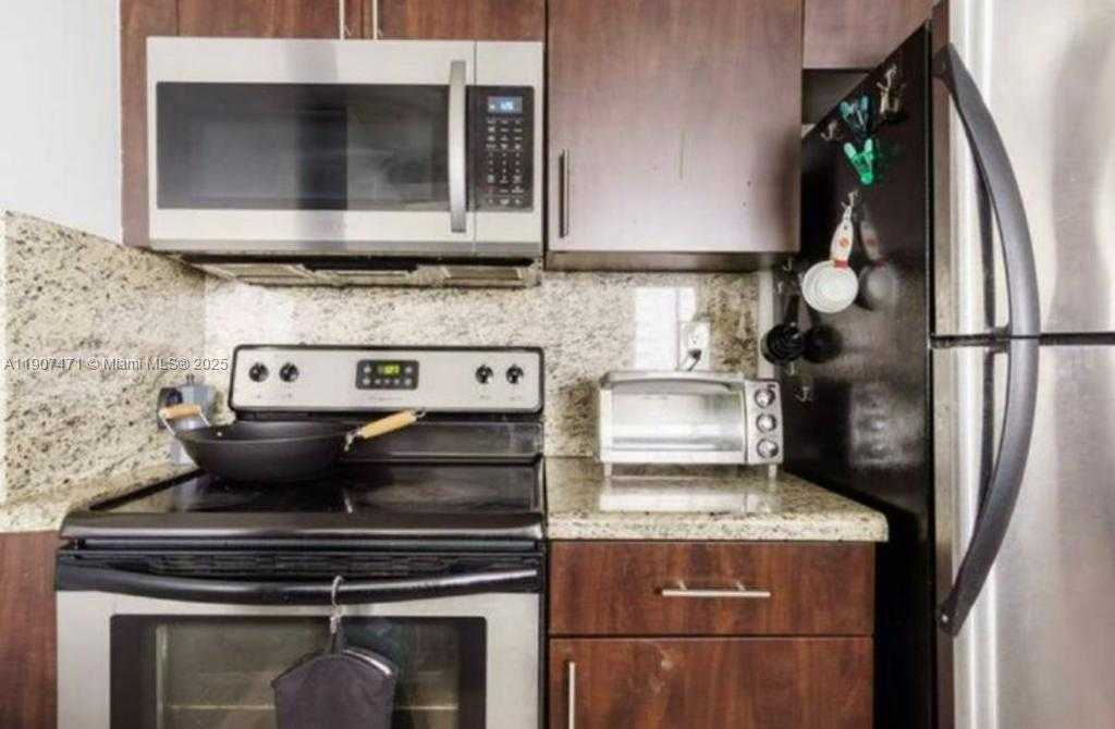 Small Image of 800 NORTH MIAMI AVE #E-1009, Miami Number 3