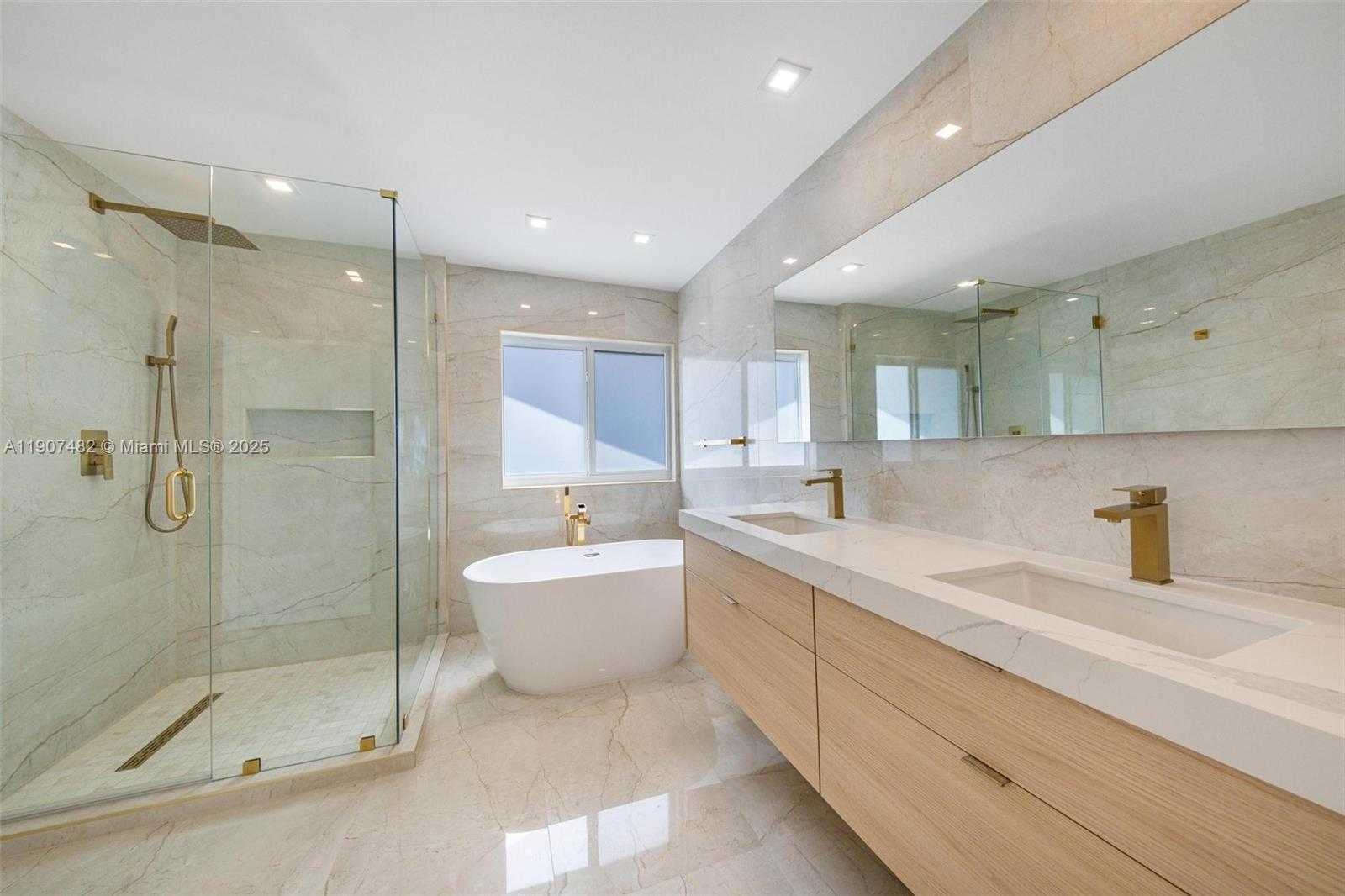 Small Image of 242 PALM AVE, Miami Beach Number 10