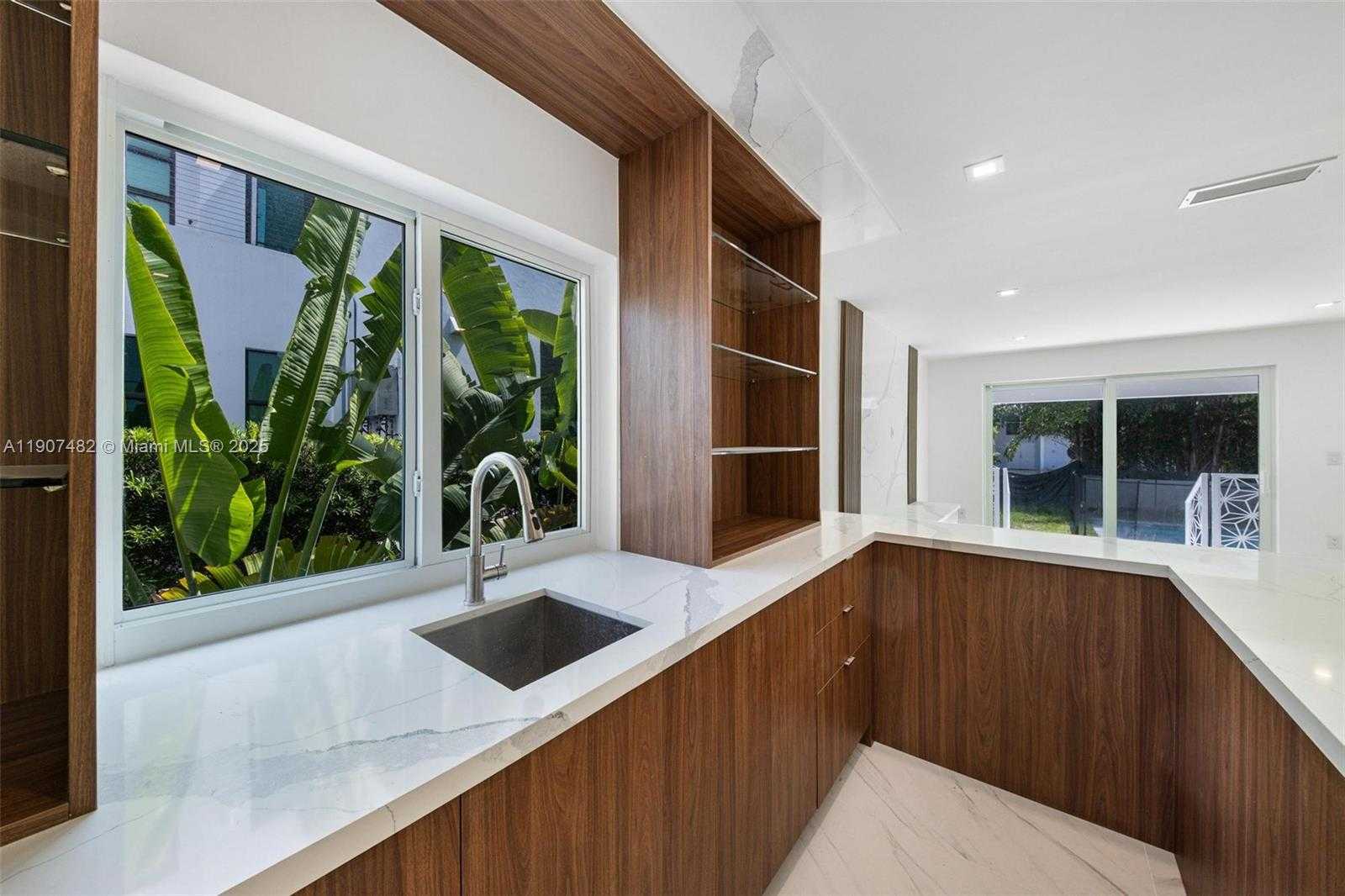 Small Image of 242 PALM AVE, Miami Beach Number 20