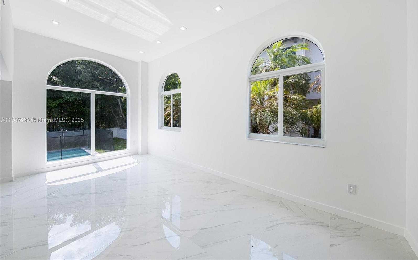Small Image of 242 PALM AVE, Miami Beach Number 22