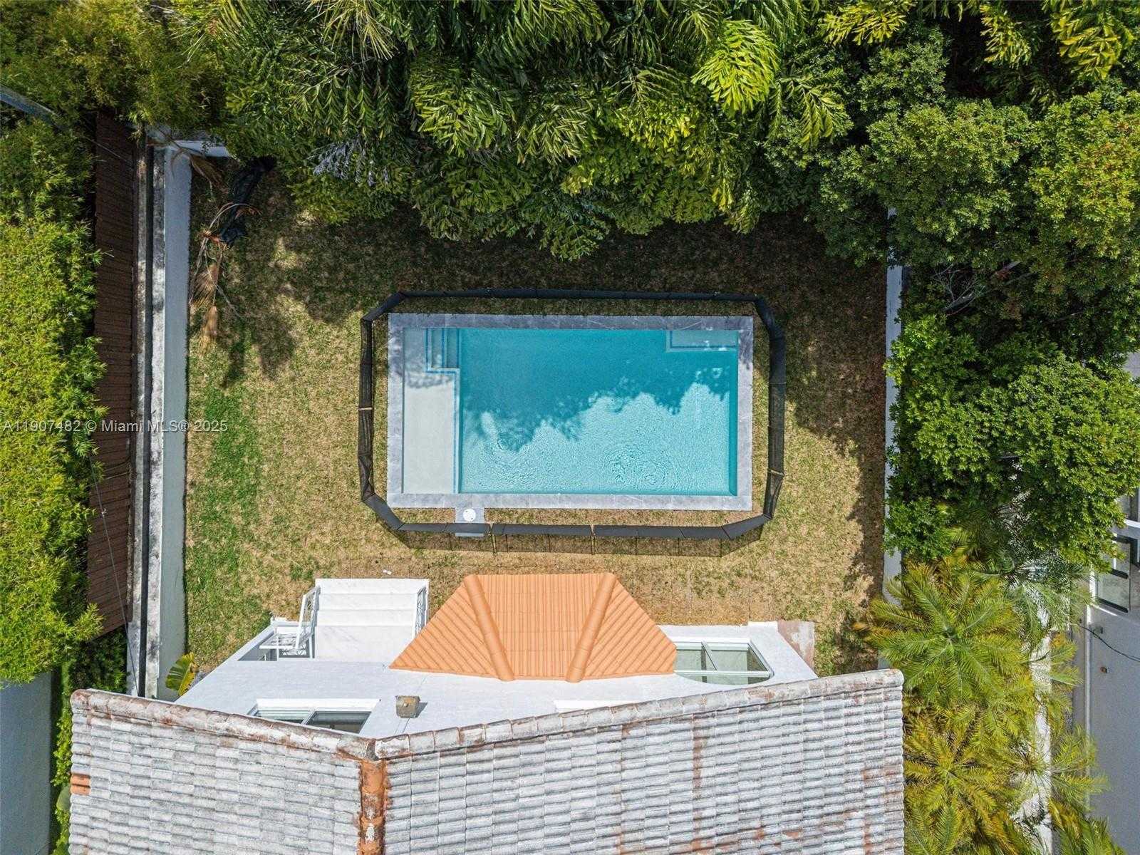 Small Image of 242 PALM AVE, Miami Beach Number 23