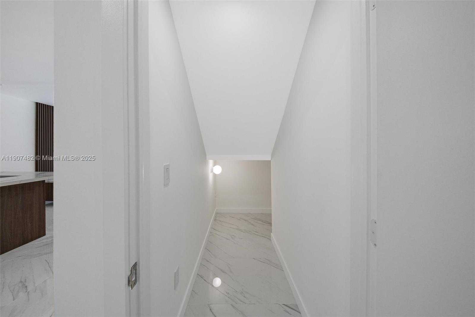 Small Image of 242 PALM AVE, Miami Beach Number 26