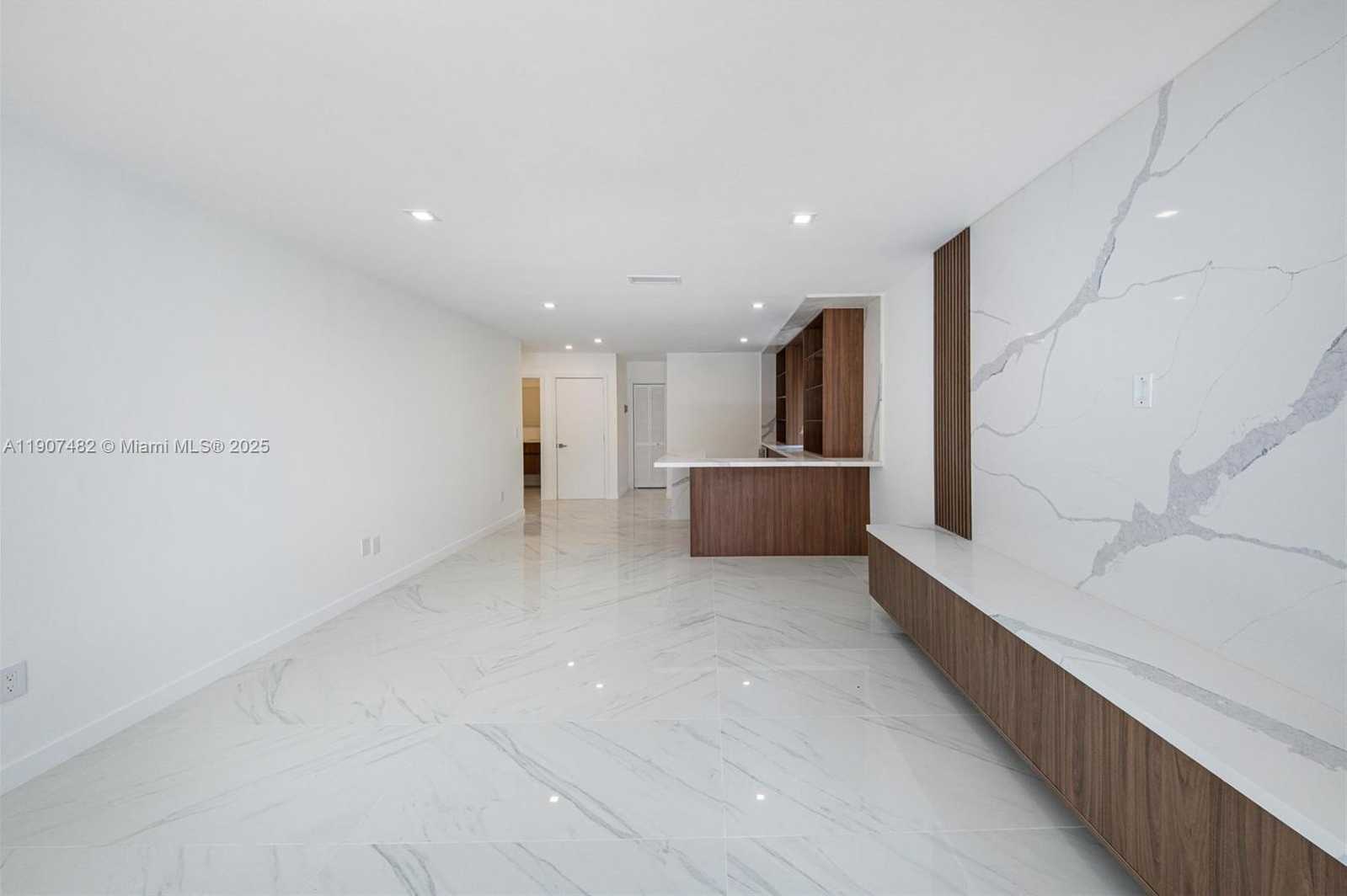 Small Image of 242 PALM AVE, Miami Beach Number 35