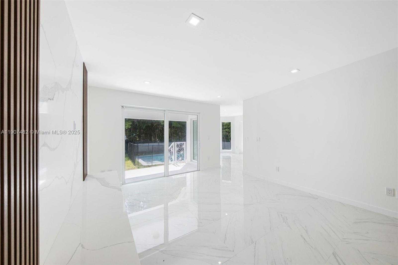 Small Image of 242 PALM AVE, Miami Beach Number 36