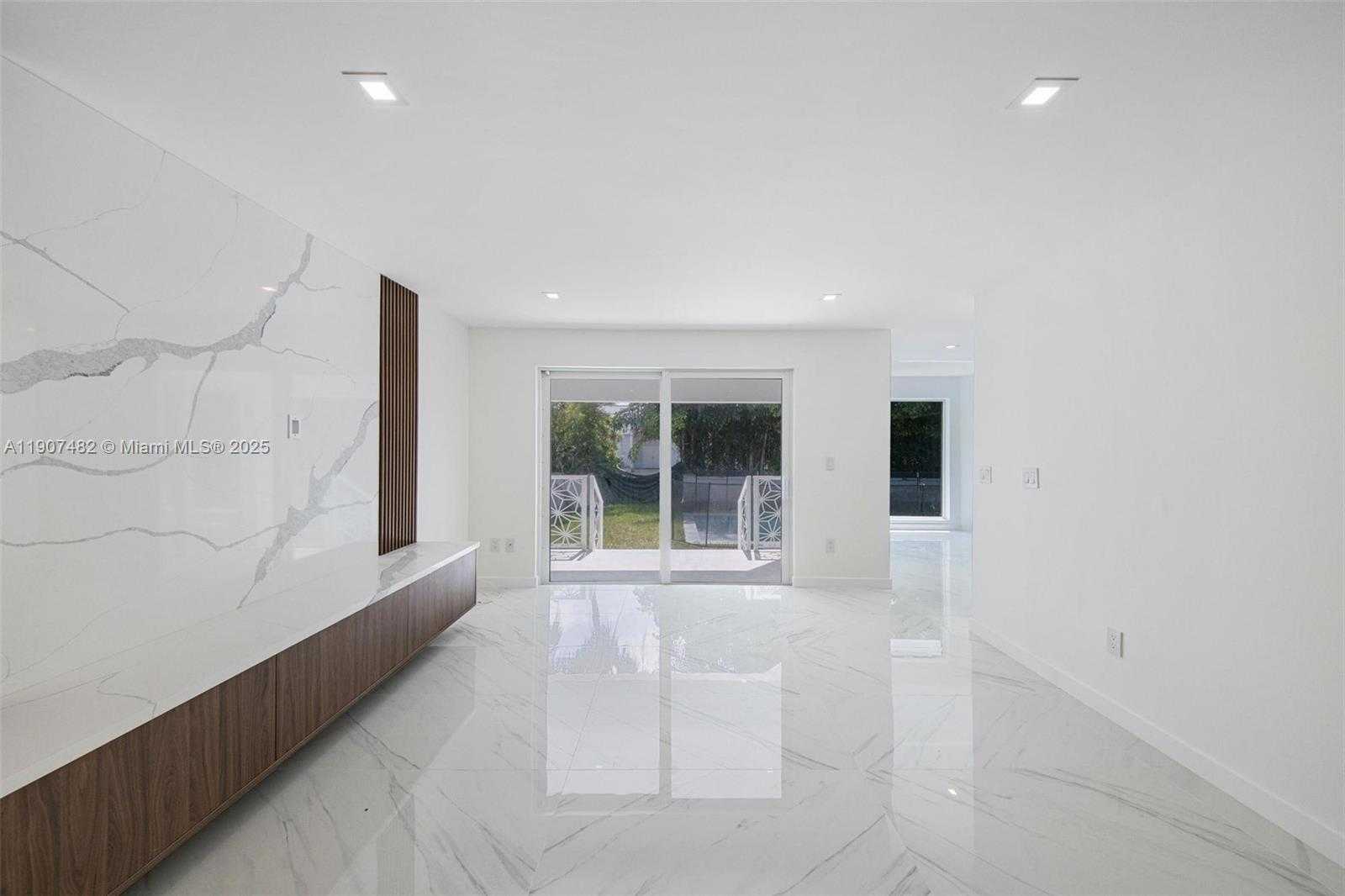 Small Image of 242 PALM AVE, Miami Beach Number 37