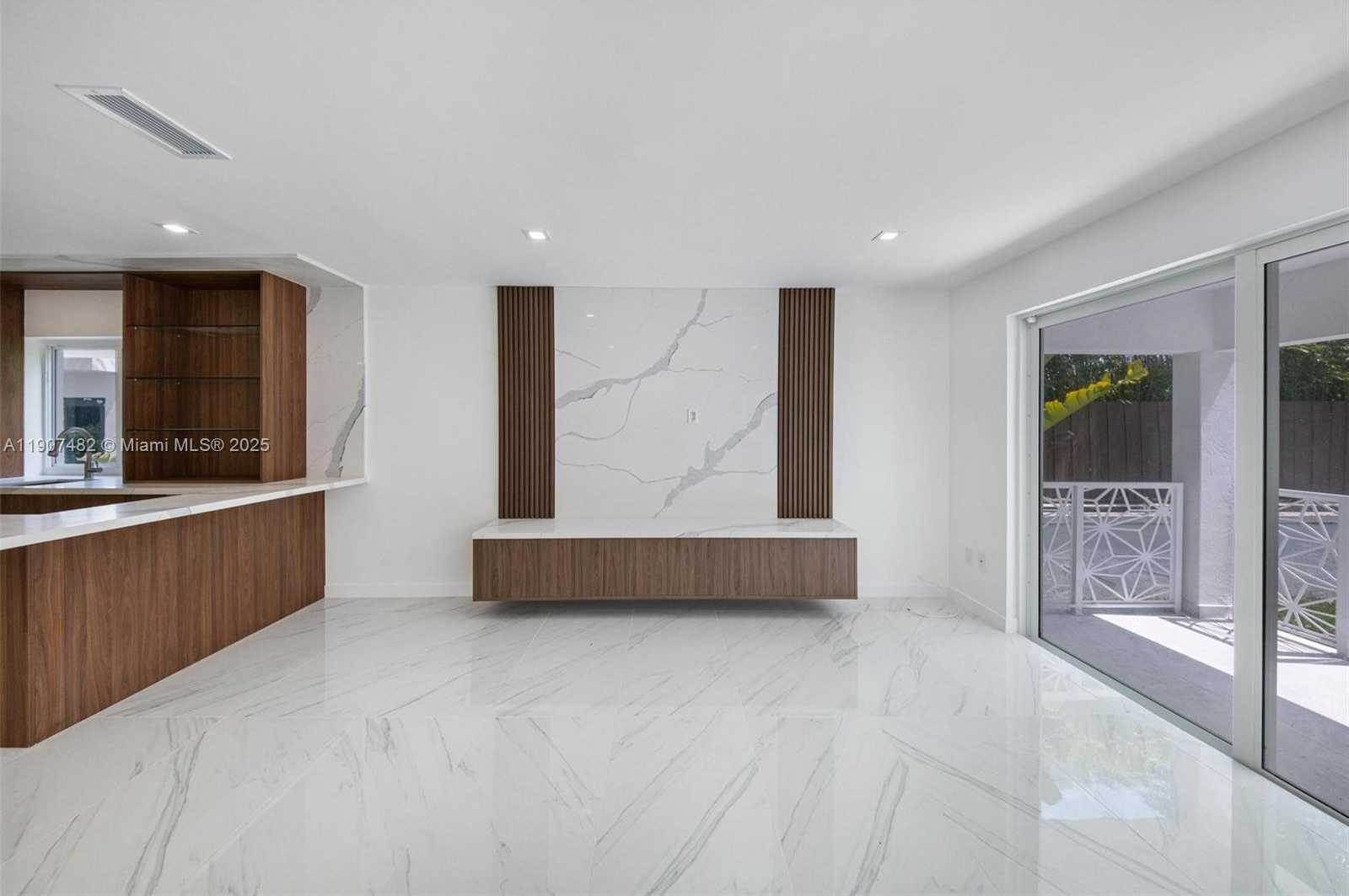 Small Image of 242 PALM AVE, Miami Beach Number 39