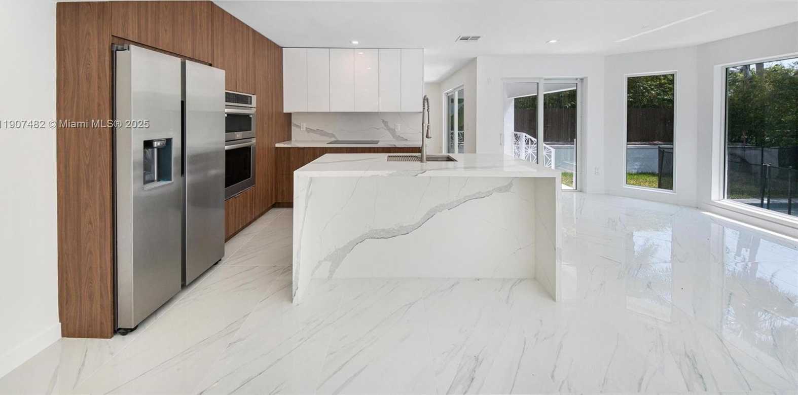 Small Image of 242 PALM AVE, Miami Beach Number 4