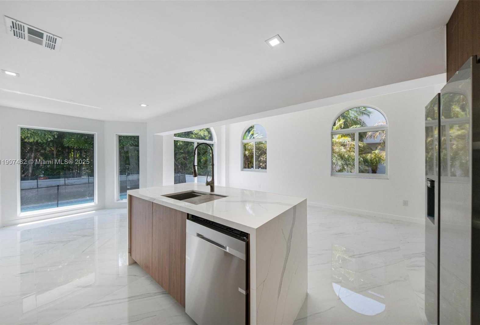 Small Image of 242 PALM AVE, Miami Beach Number 40