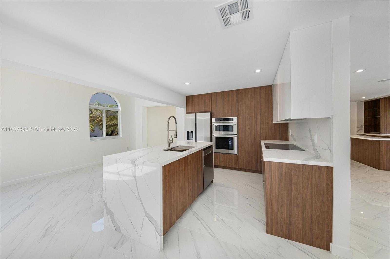 Small Image of 242 PALM AVE, Miami Beach Number 42