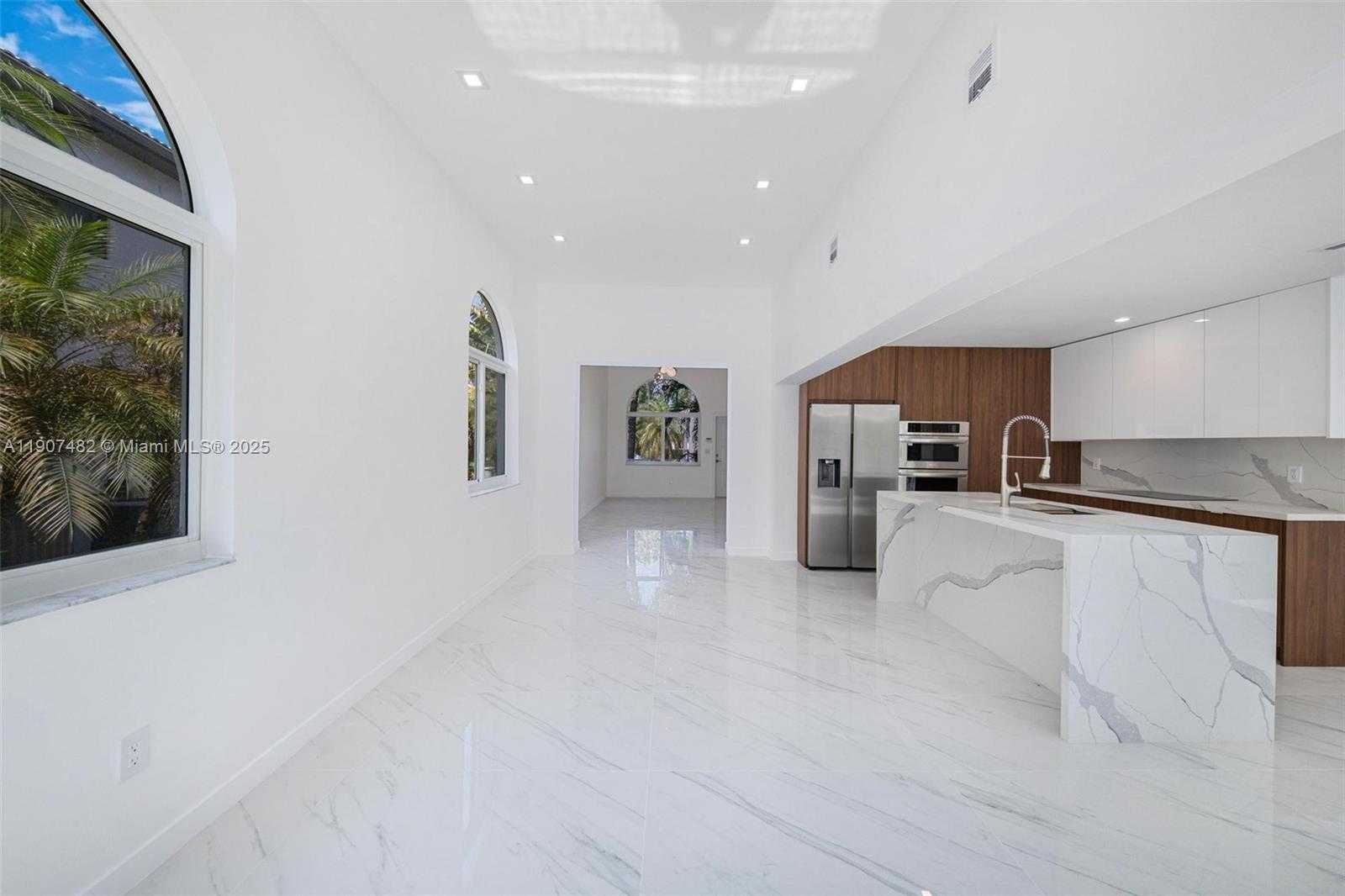 Small Image of 242 PALM AVE, Miami Beach Number 45