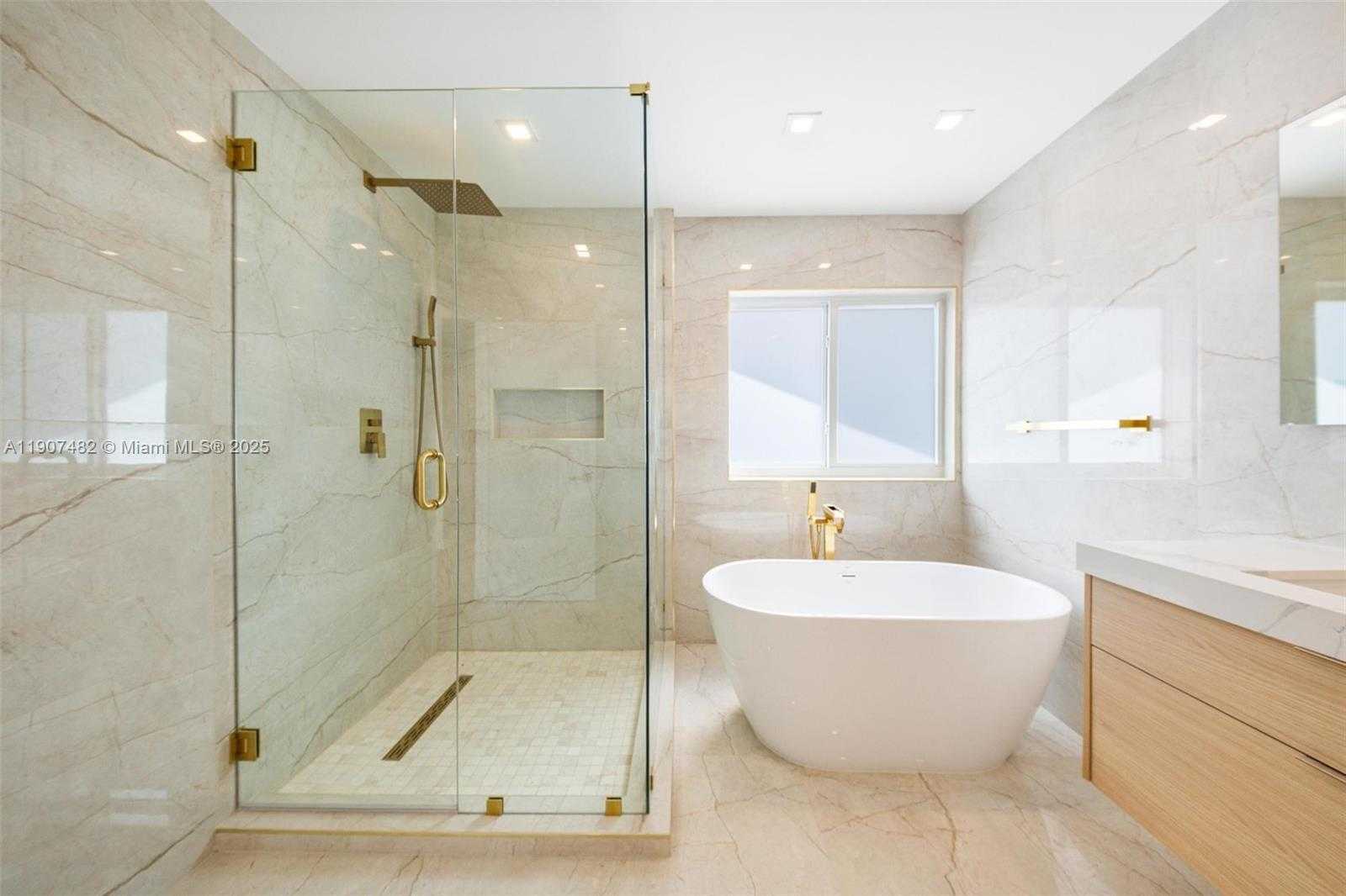 Small Image of 242 PALM AVE, Miami Beach Number 5