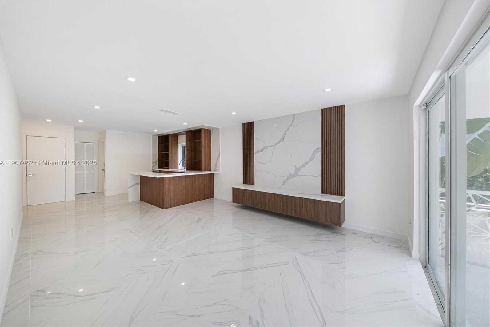 Small Image of 242 PALM AVE, Miami Beach Number 6