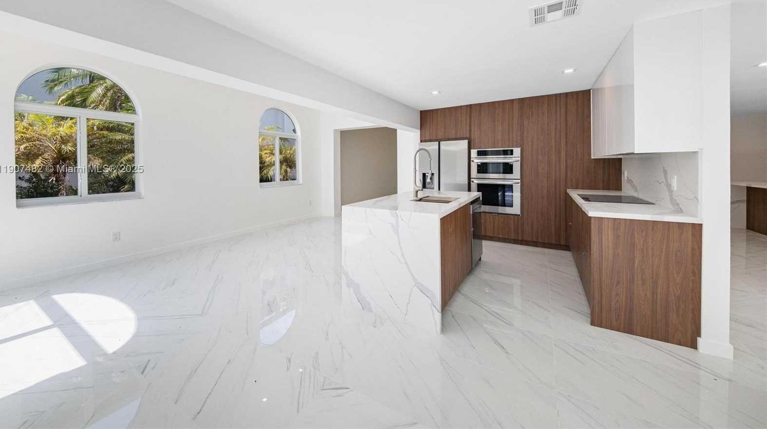 Small Image of 242 PALM AVE, Miami Beach Number 9