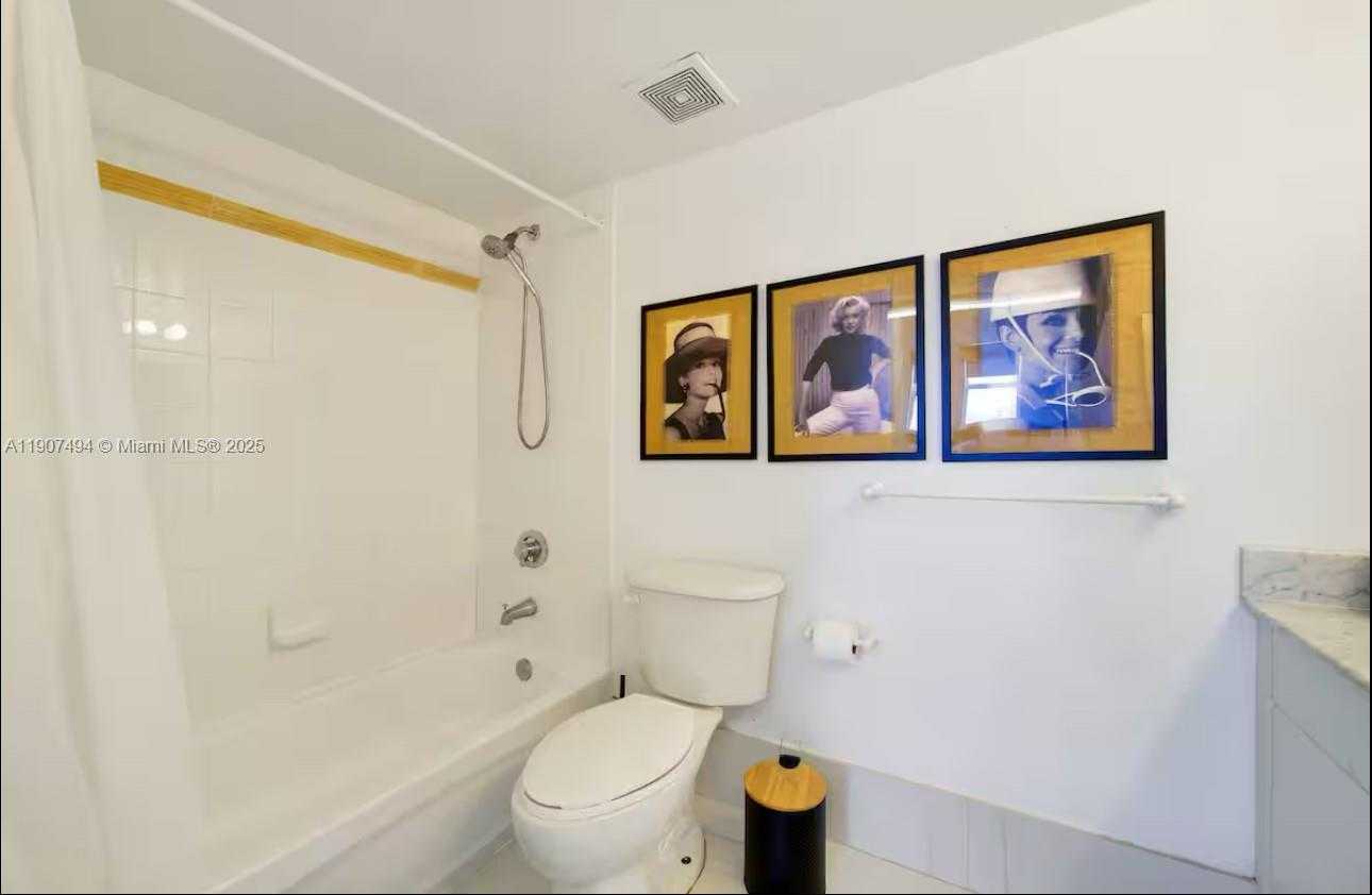 Small Image of 1200 BRICKELL BAY DR #4002, Miami Number 10