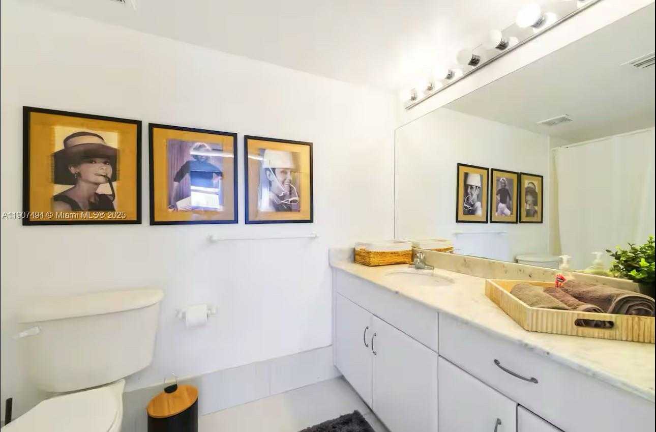 Small Image of 1200 BRICKELL BAY DR #4002, Miami Number 11