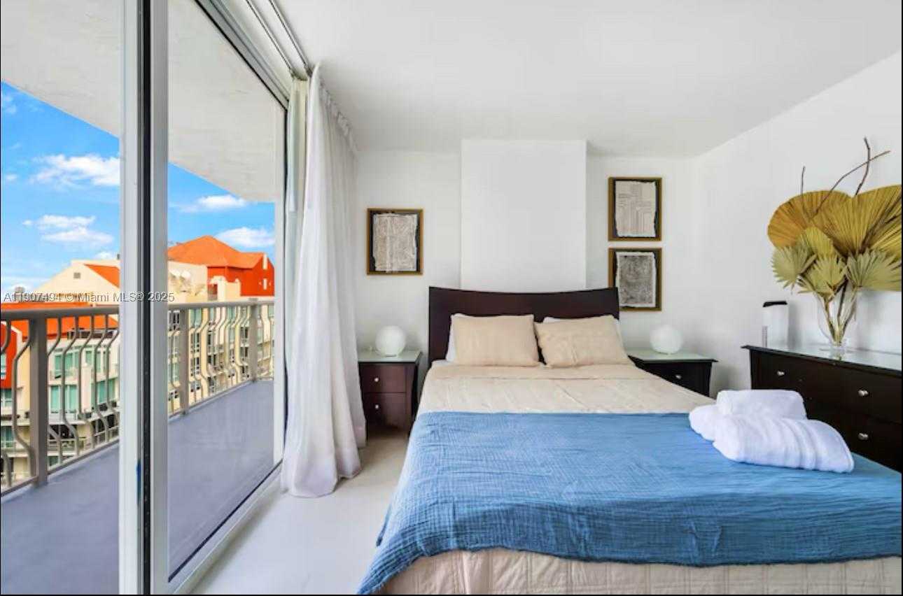 Small Image of 1200 BRICKELL BAY DR #4002, Miami Number 20