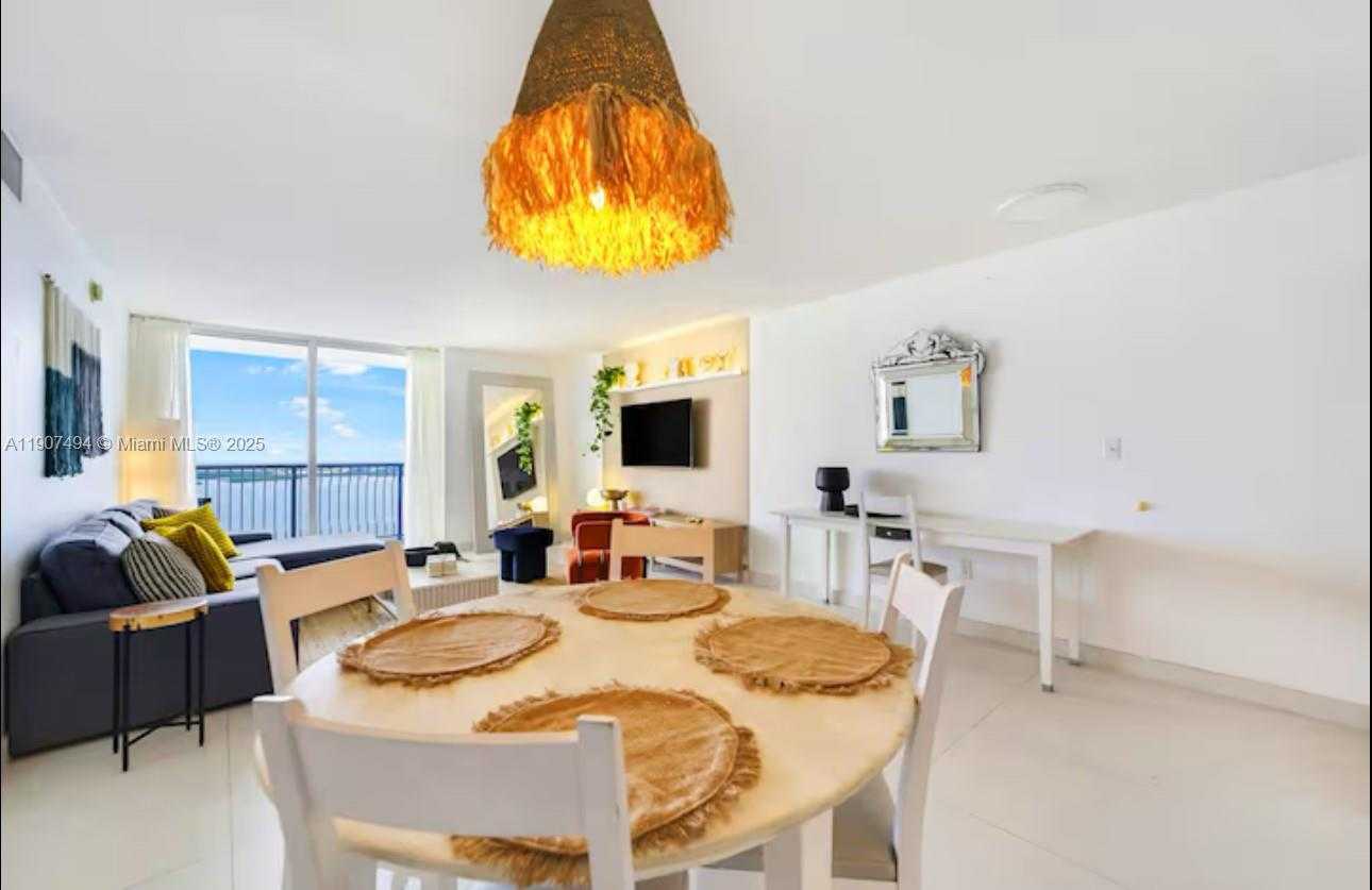 Small Image of 1200 BRICKELL BAY DR #4002, Miami Number 24
