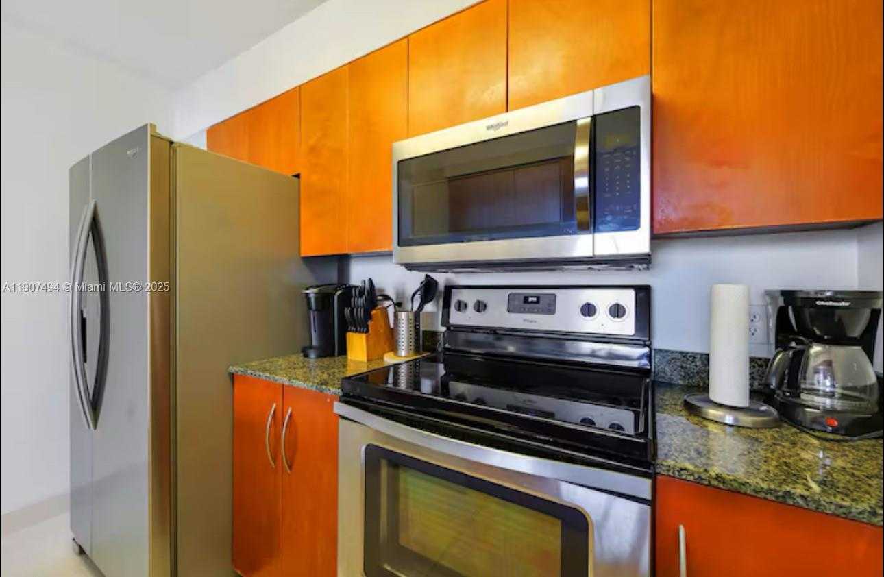 Small Image of 1200 BRICKELL BAY DR #4002, Miami Number 25