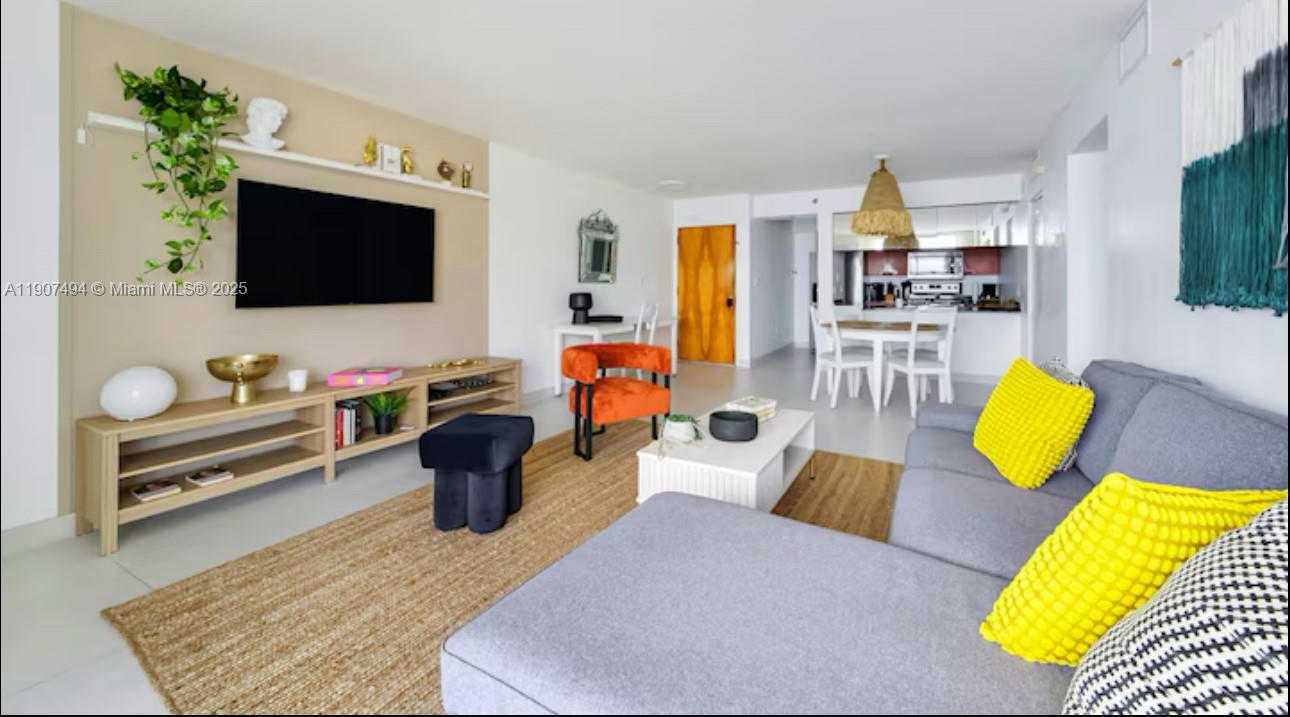 Small Image of 1200 BRICKELL BAY DR #4002, Miami Number 31