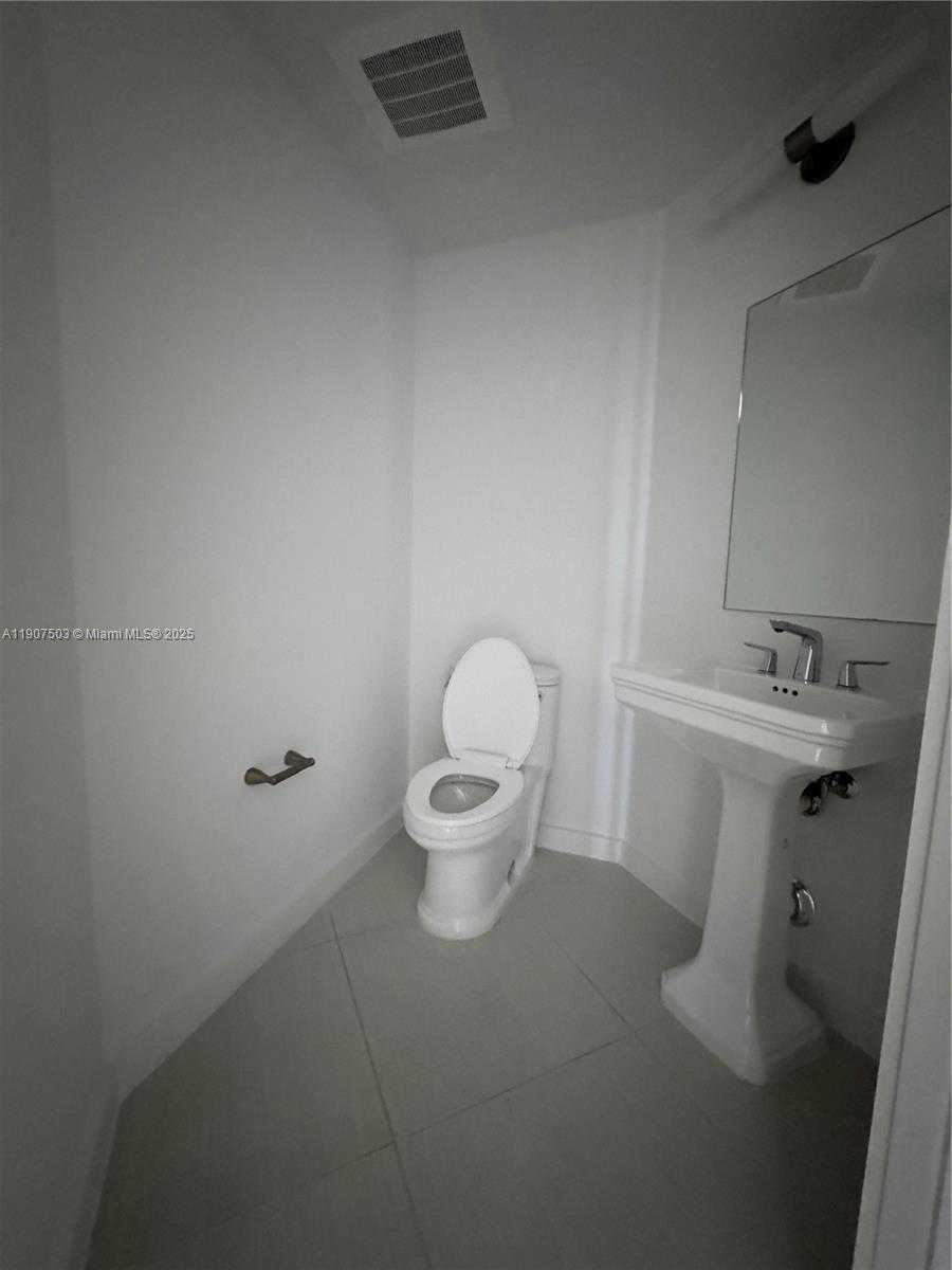 Small Image of 1010 SOUTH WEST 2ND AVE #LPH05, Miami Number 15