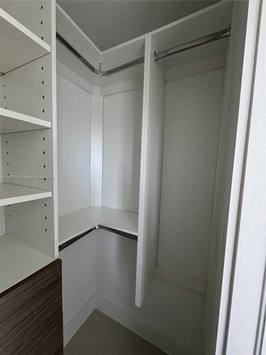 Small Image of 1010 SOUTH WEST 2ND AVE #LPH05, Miami Number 18