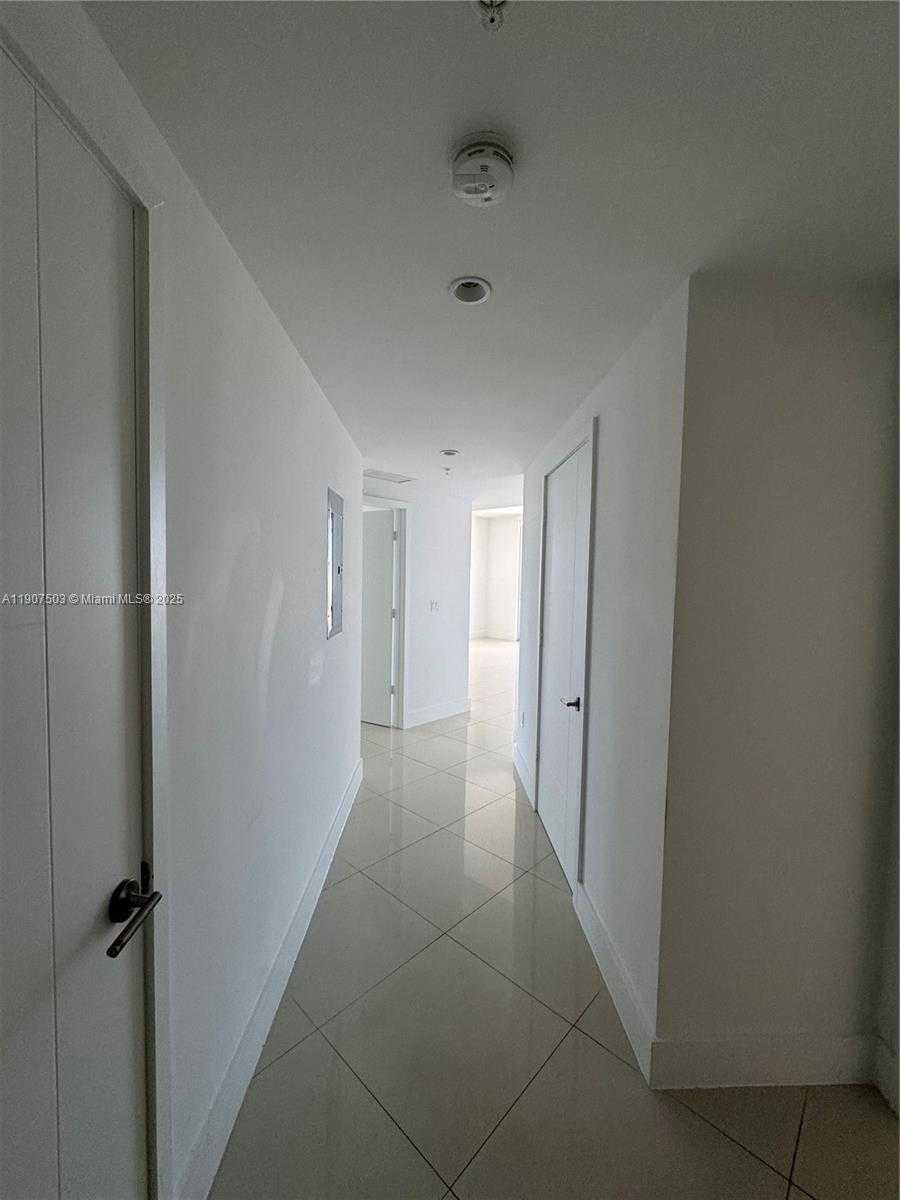 Small Image of 1010 SOUTH WEST 2ND AVE #LPH05, Miami Number 4