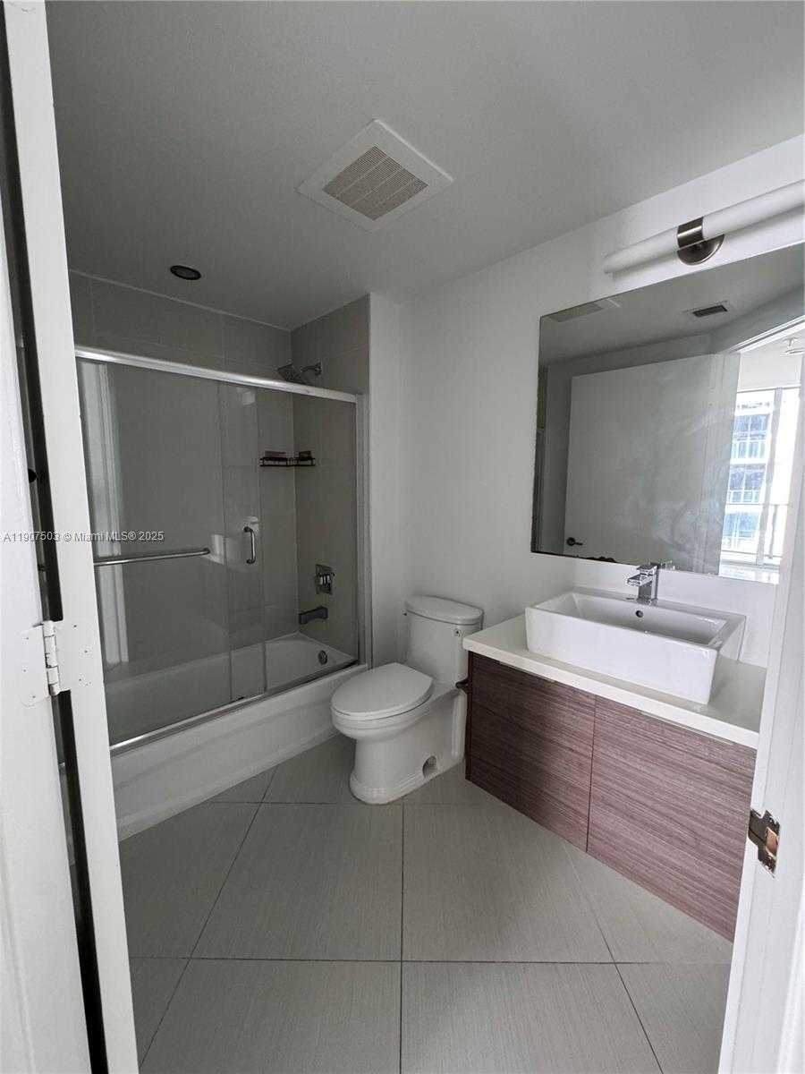 Small Image of 1010 SOUTH WEST 2ND AVE #LPH05, Miami Number 6