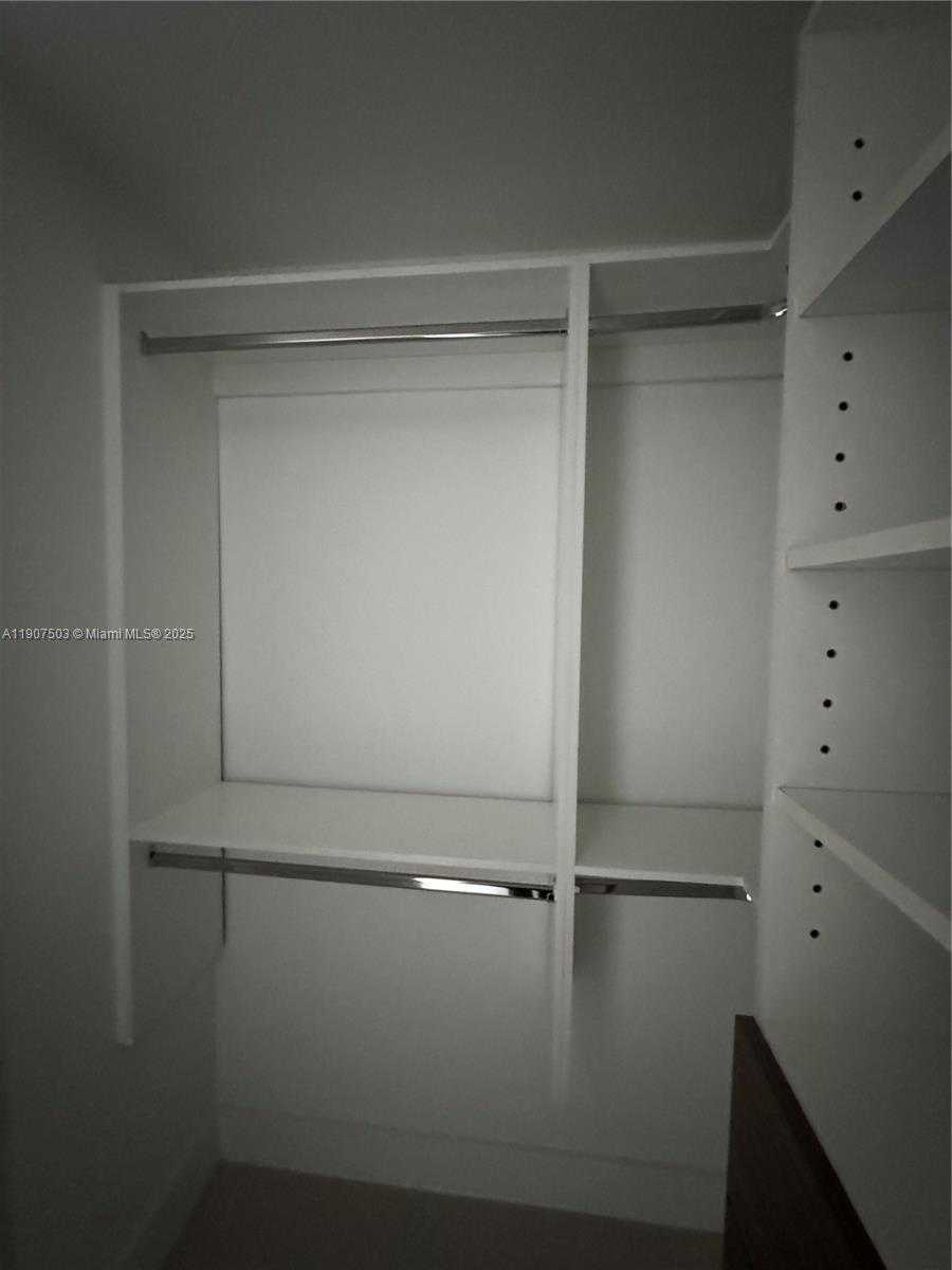 Small Image of 1010 SOUTH WEST 2ND AVE #LPH05, Miami Number 8