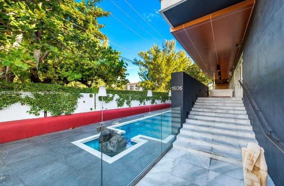 Small Image of 1606 SOUTH BAYSHORE DR #-, Miami Number 2