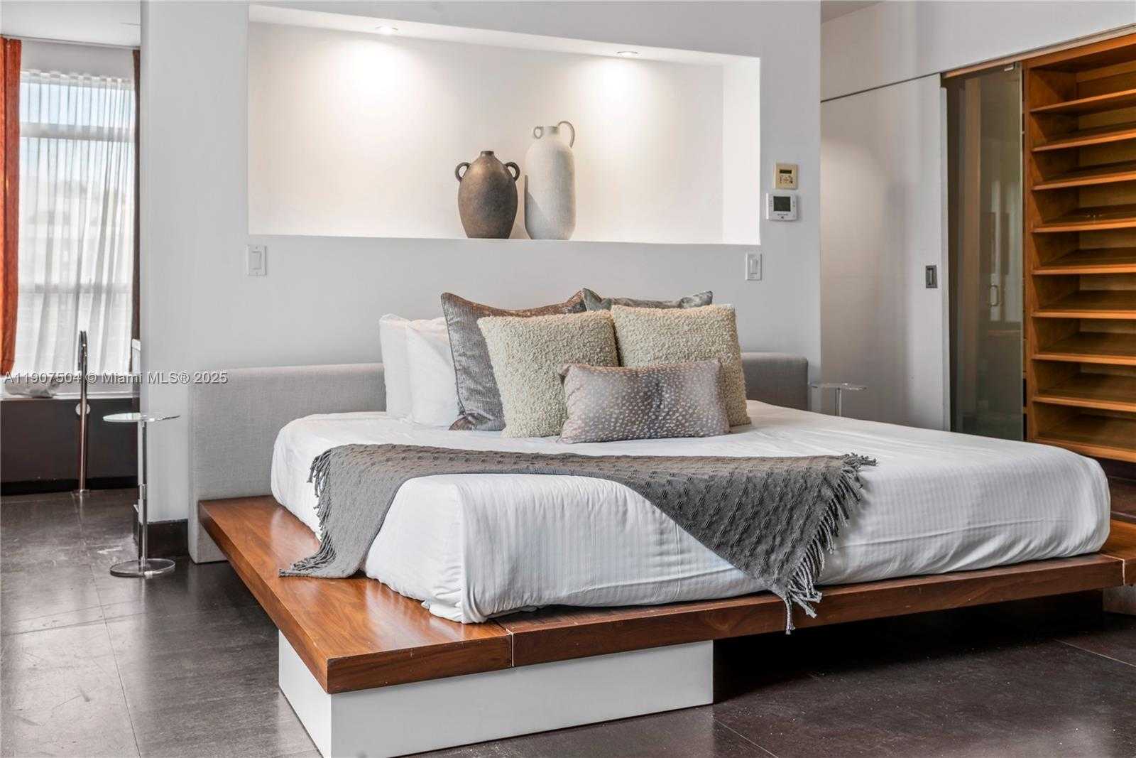 Small Image of 1606 SOUTH BAYSHORE DR #-, Miami Number 28