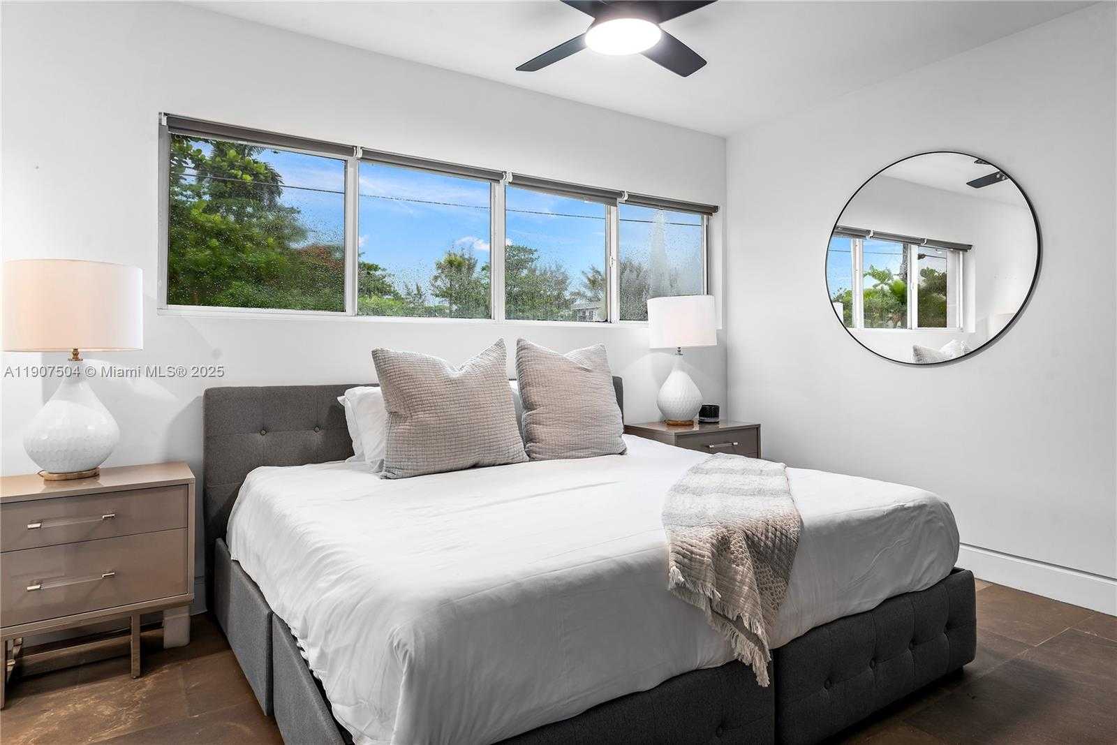 Small Image of 1606 SOUTH BAYSHORE DR #-, Miami Number 33