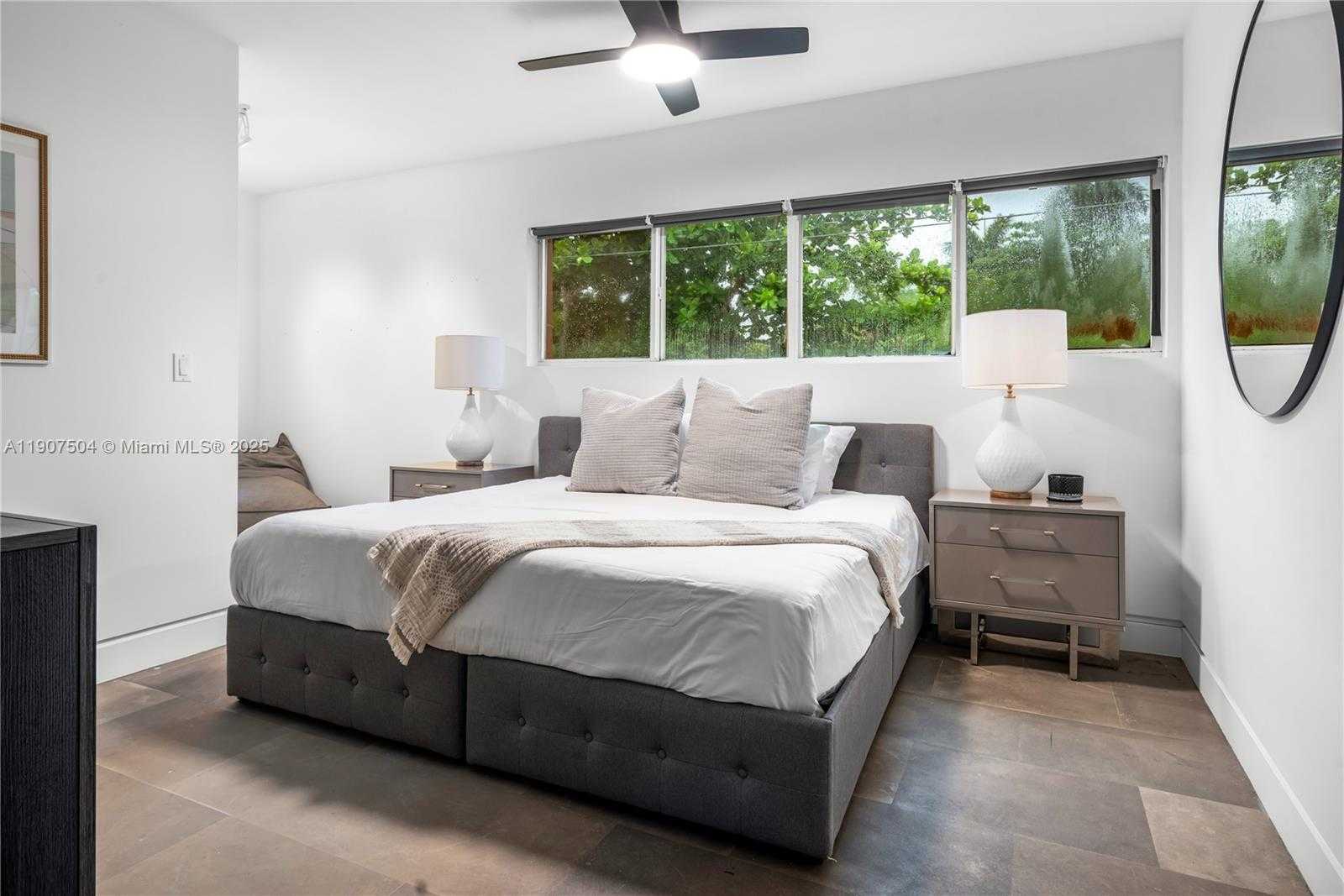 Small Image of 1606 SOUTH BAYSHORE DR #-, Miami Number 35