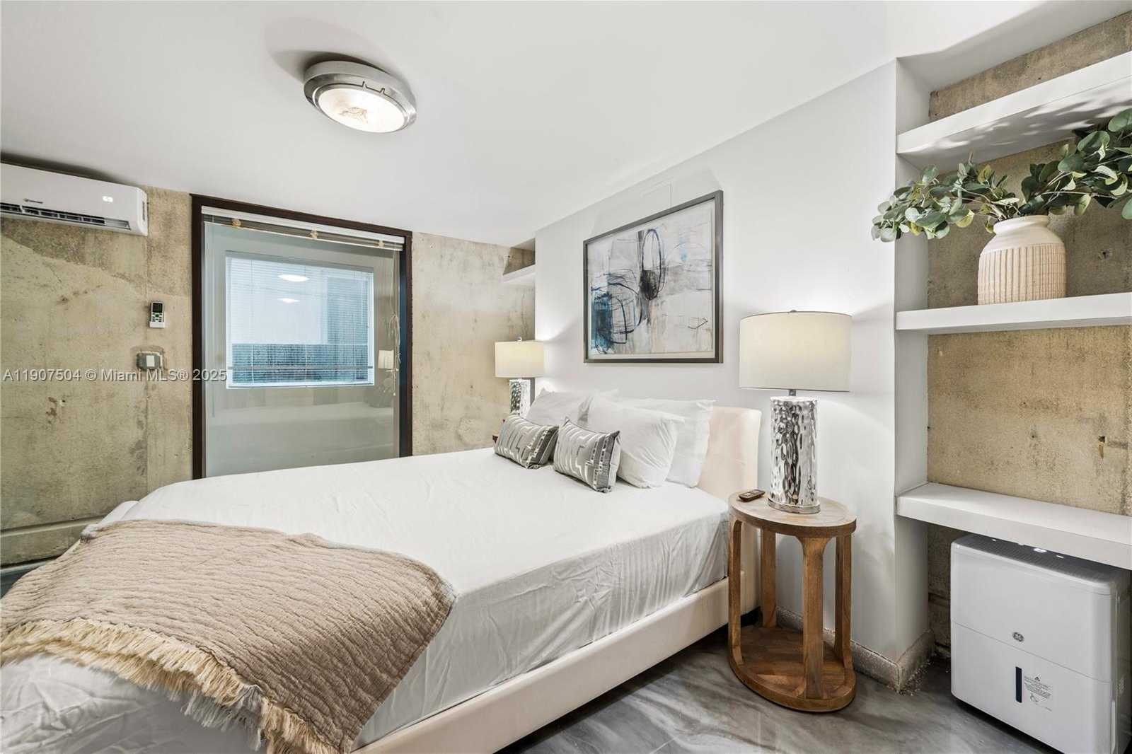 Small Image of 1606 SOUTH BAYSHORE DR #-, Miami Number 37