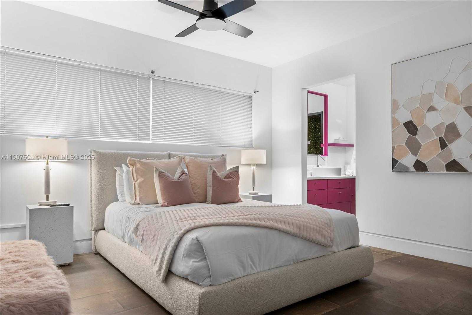 Small Image of 1606 SOUTH BAYSHORE DR #-, Miami Number 40