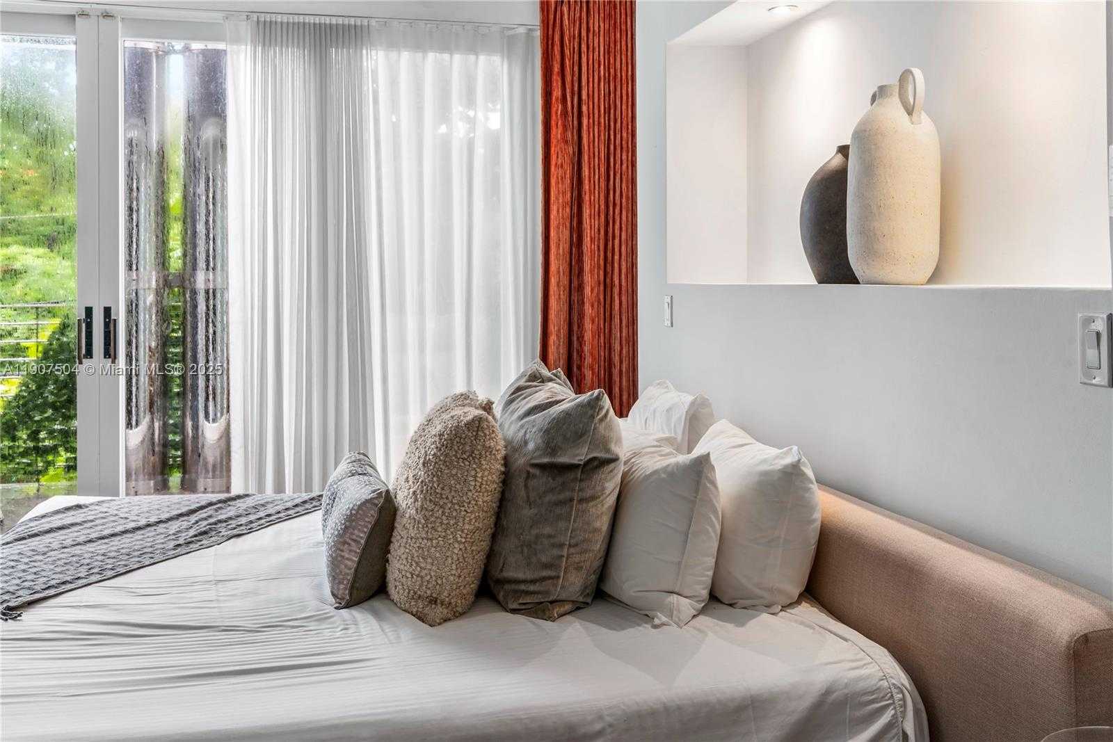 Small Image of 1606 SOUTH BAYSHORE DR #-, Miami Number 45