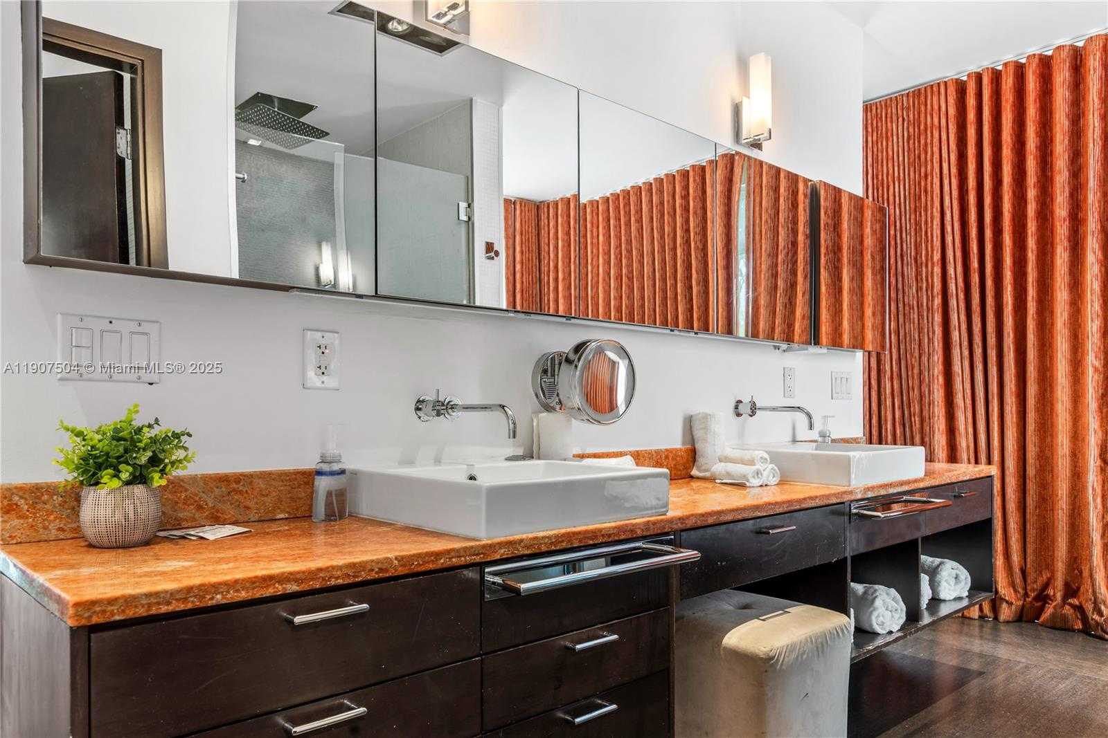 Small Image of 1606 SOUTH BAYSHORE DR #-, Miami Number 51