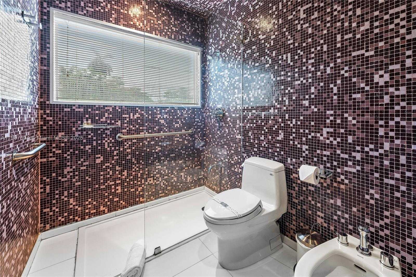 Small Image of 1606 SOUTH BAYSHORE DR #-, Miami Number 59