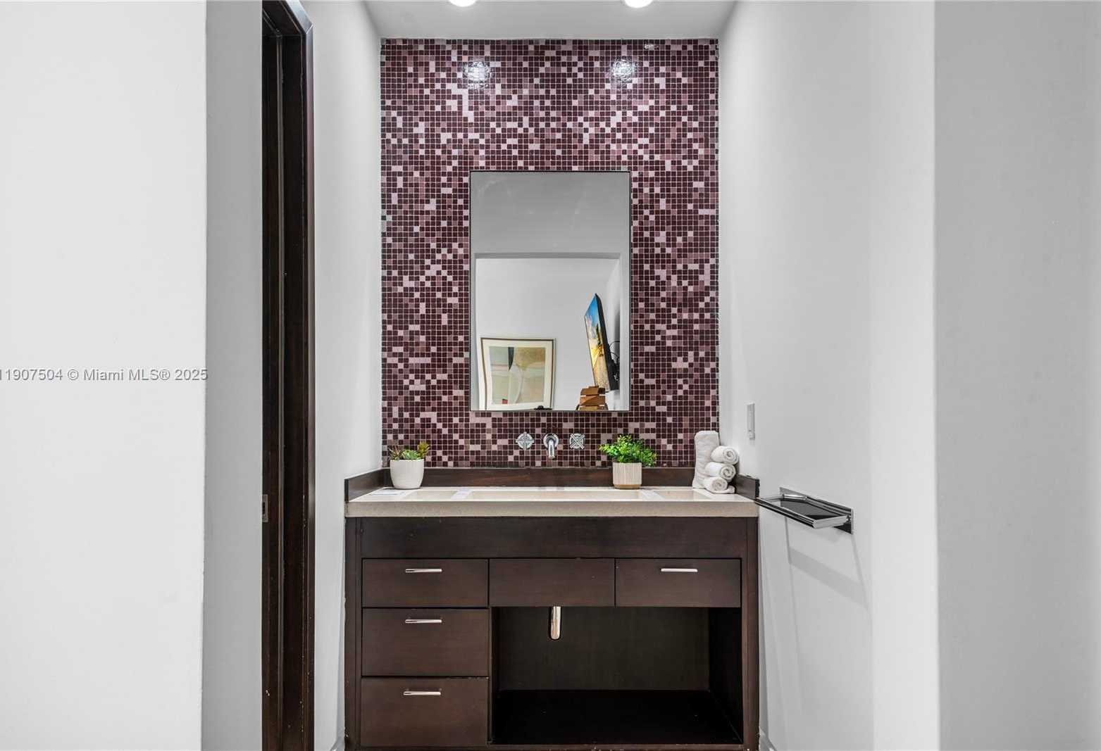 Small Image of 1606 SOUTH BAYSHORE DR #-, Miami Number 61