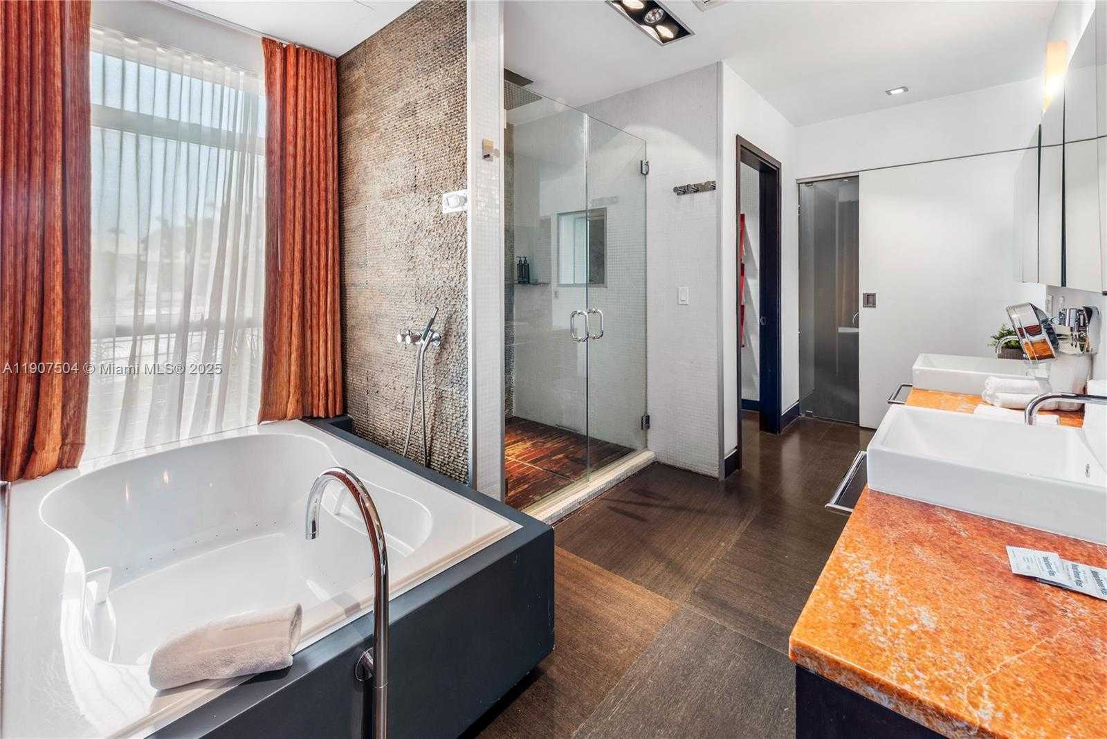 Small Image of 1606 SOUTH BAYSHORE DR #-, Miami Number 62