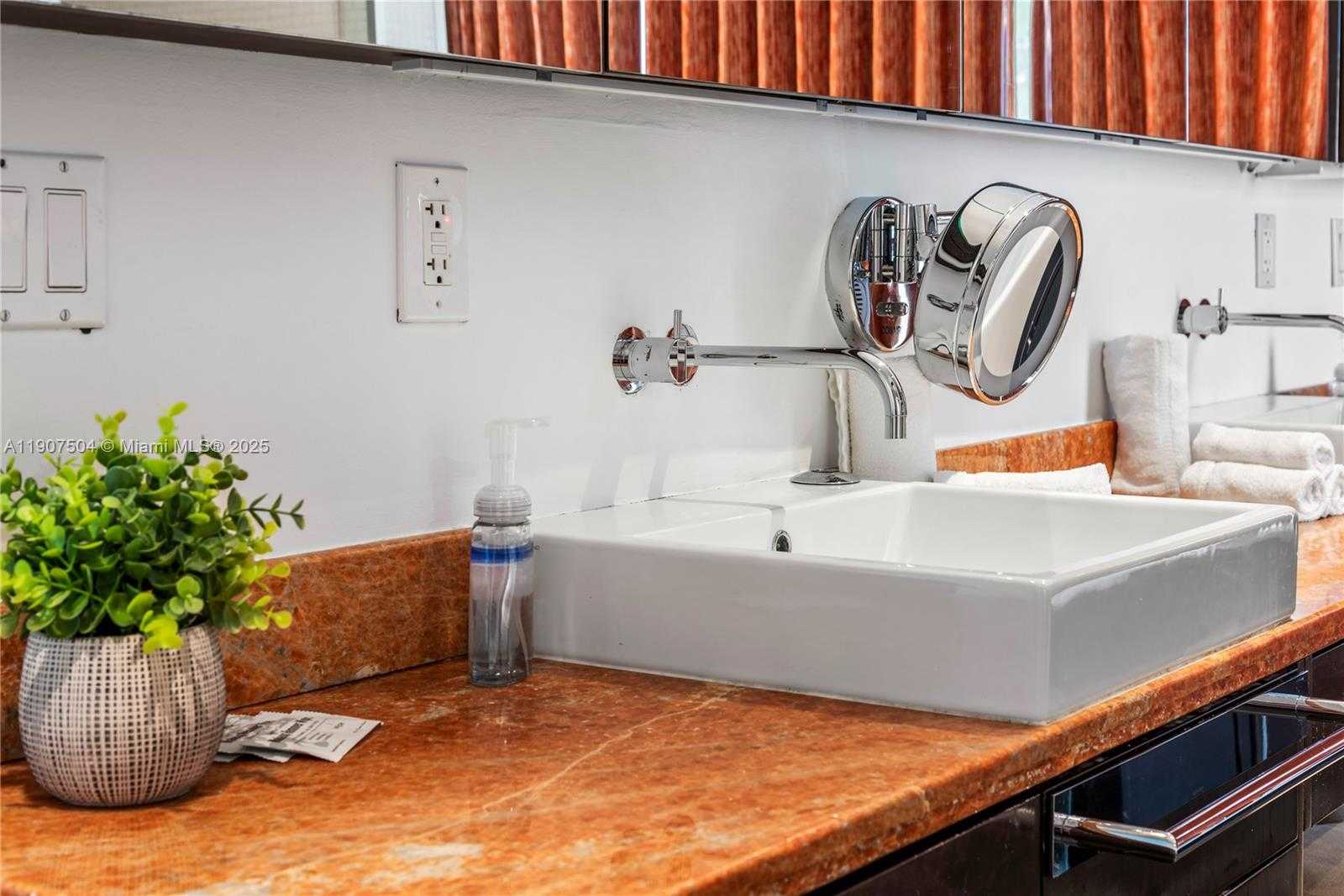 Small Image of 1606 SOUTH BAYSHORE DR #-, Miami Number 65