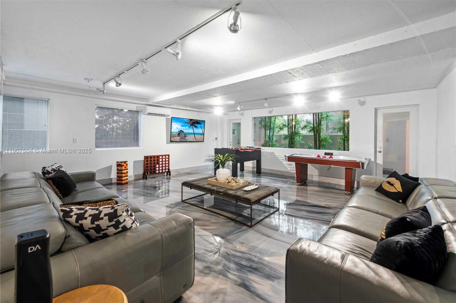 Small Image of 1606 SOUTH BAYSHORE DR #-, Miami Number 73