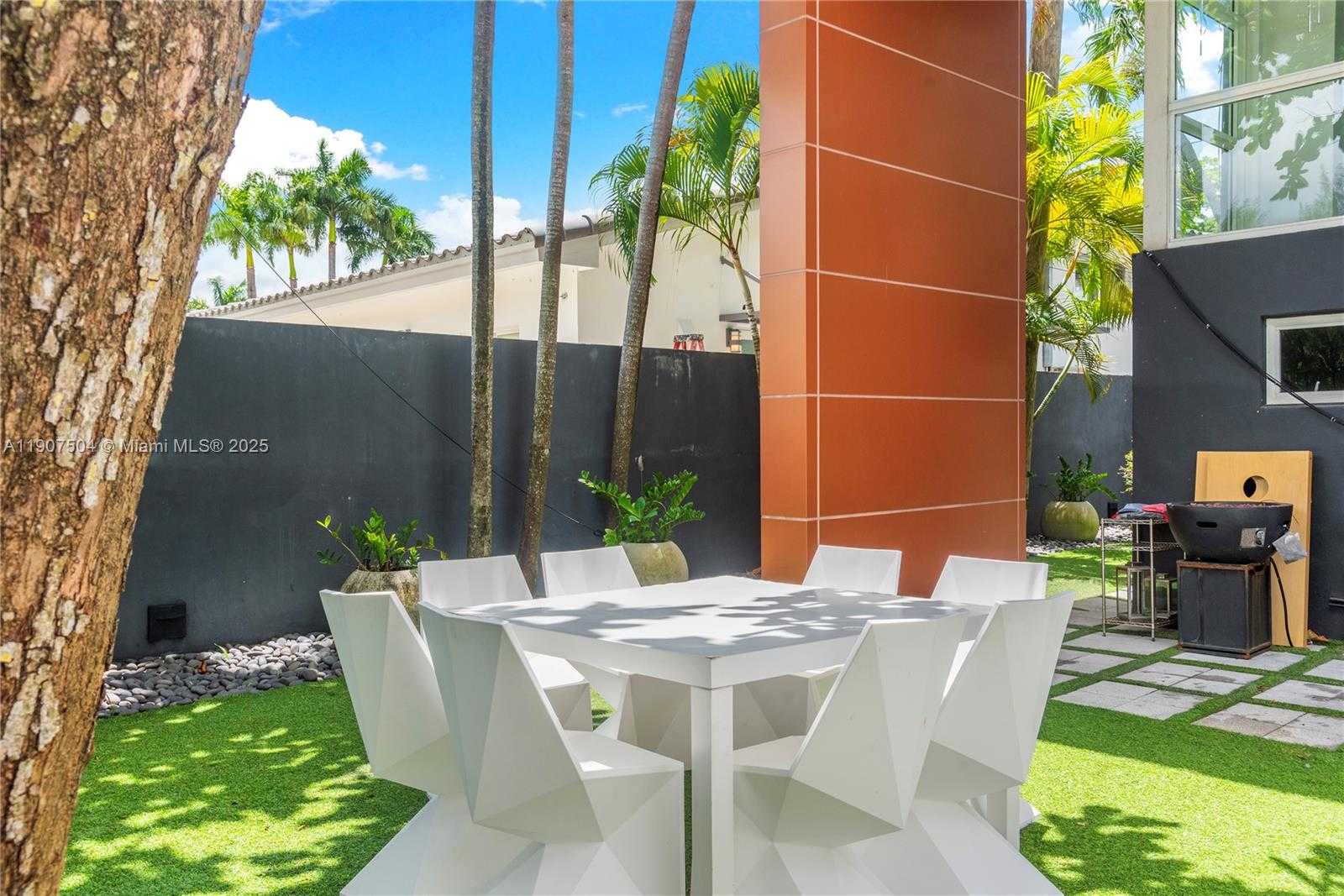 Small Image of 1606 SOUTH BAYSHORE DR #-, Miami Number 75