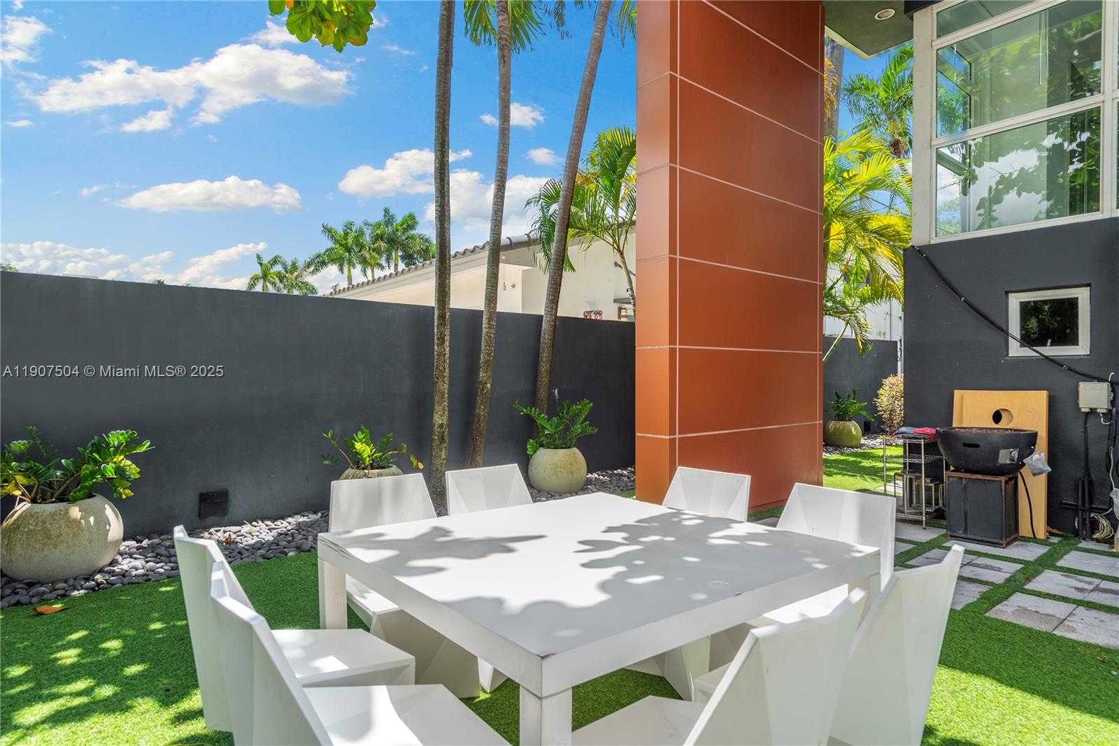 Small Image of 1606 SOUTH BAYSHORE DR #-, Miami Number 77