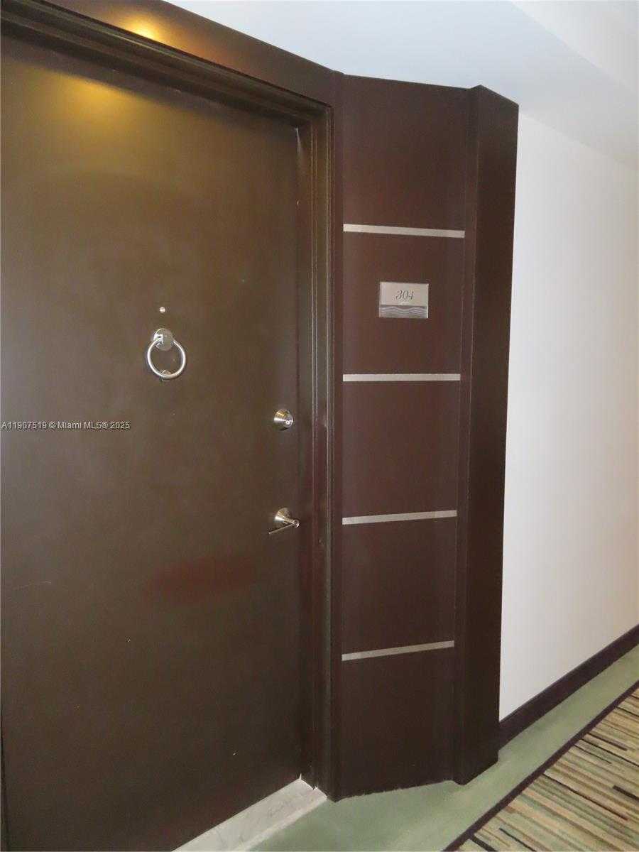Small Image of 5701 COLLINS AVE #304, Miami Beach Number 5