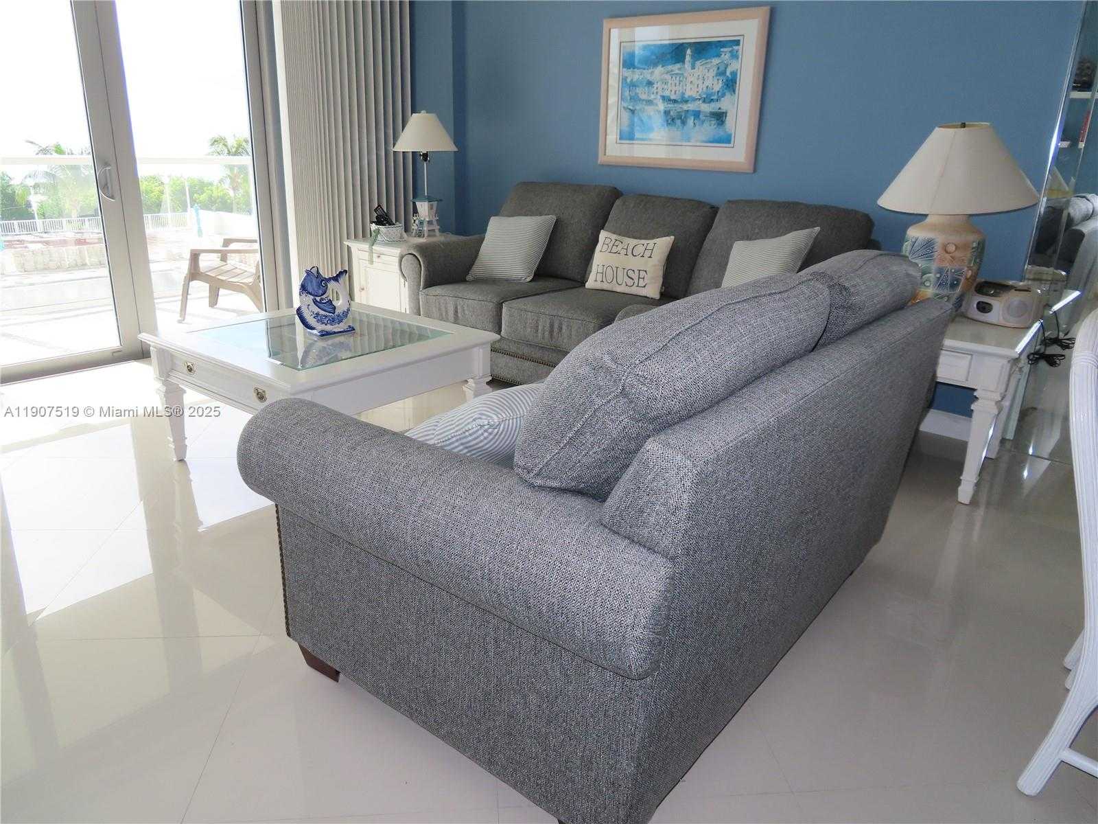 Small Image of 5701 COLLINS AVE #304, Miami Beach Number 6