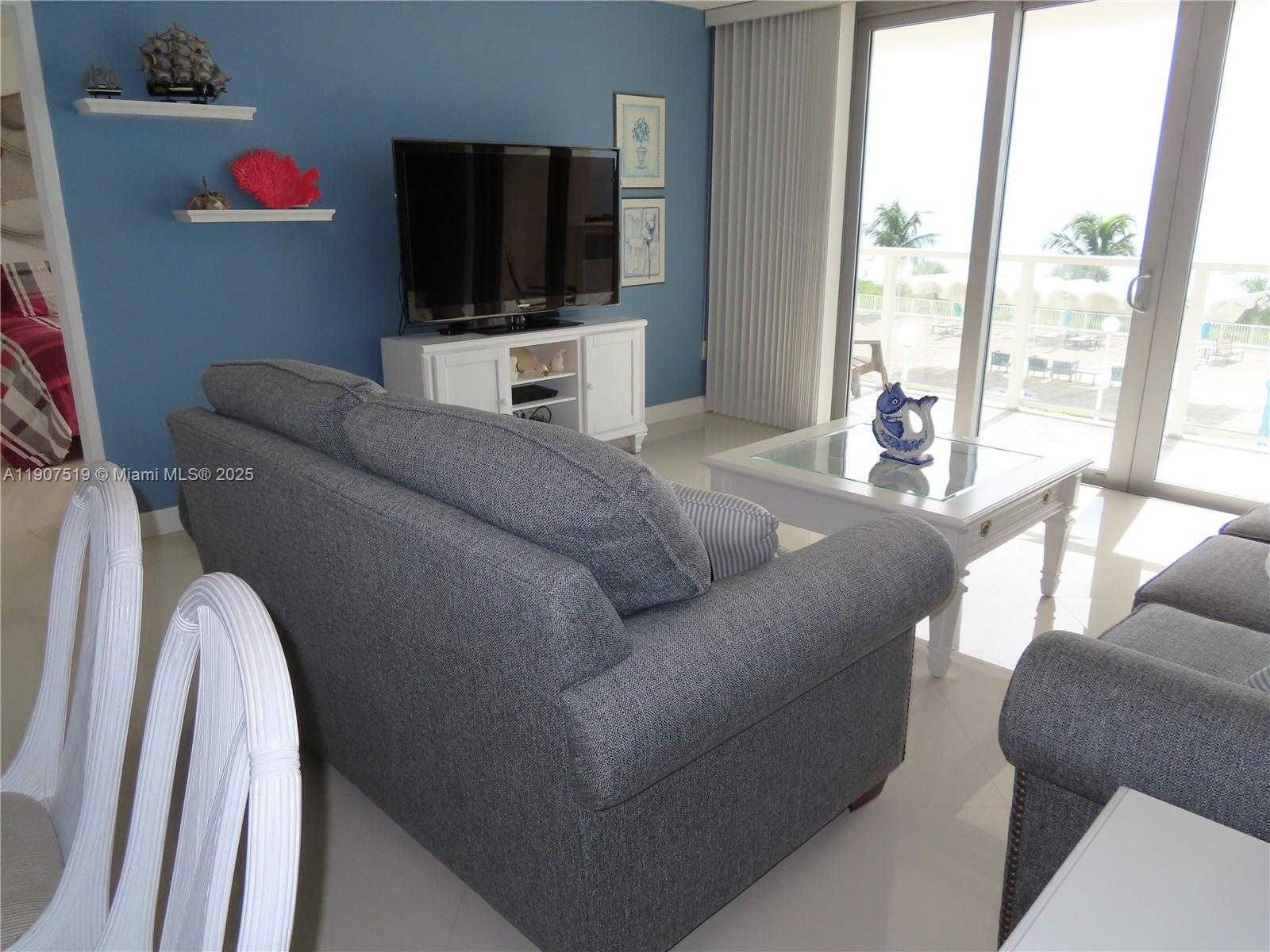 Small Image of 5701 COLLINS AVE #304, Miami Beach Number 7