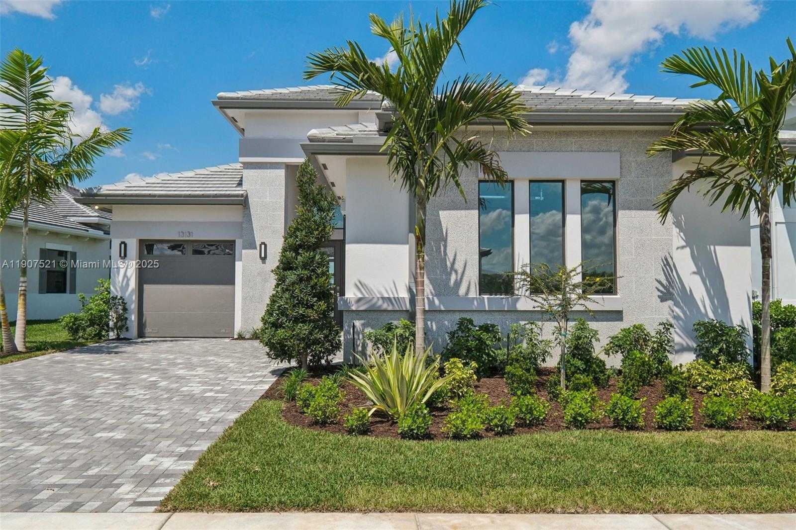 Small Image of 13131 FEATHERING WAY, Palm Beach Gardens Number 1