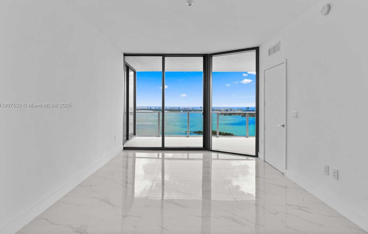 Small Image of 700 NORTH EAST 24 #2607, Miami Number 23