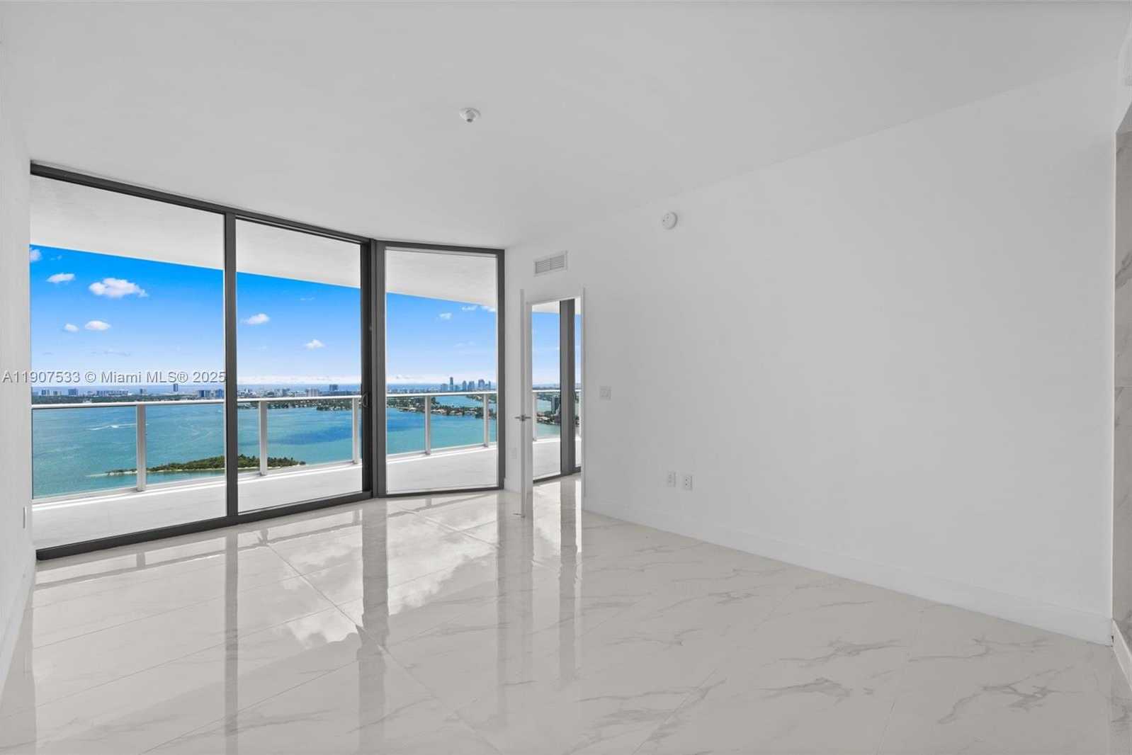 Small Image of 700 NORTH EAST 24 #2607, Miami Number 24