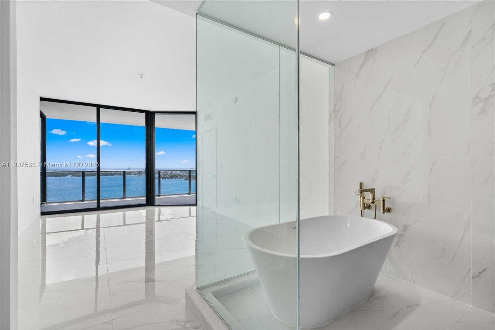 Small Image of 700 NORTH EAST 24 #2607, Miami Number 27